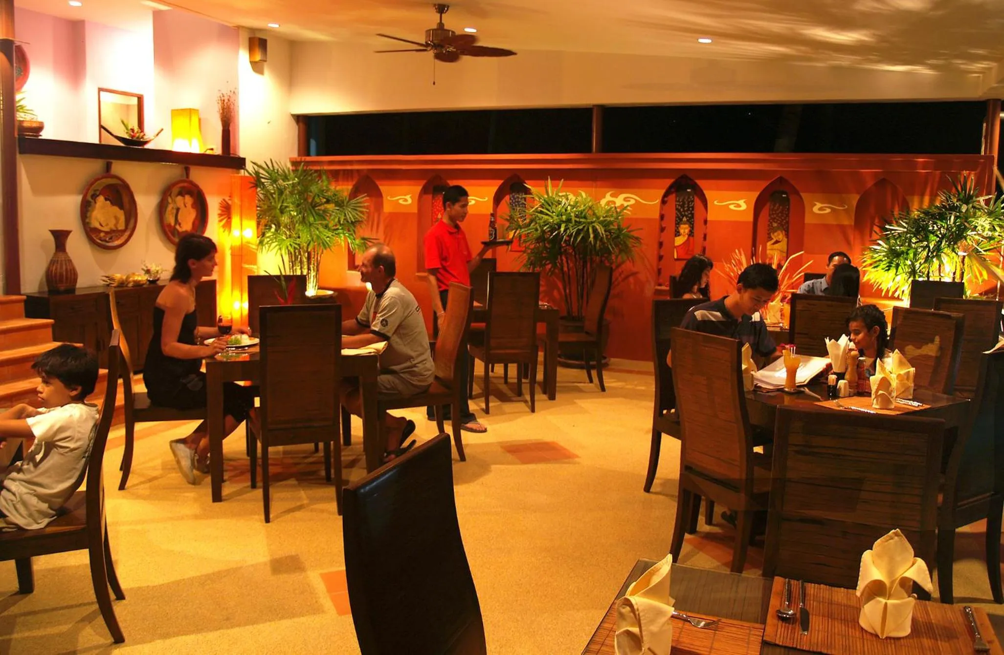 Restaurant/places to eat in Chor Chang Villa Resort