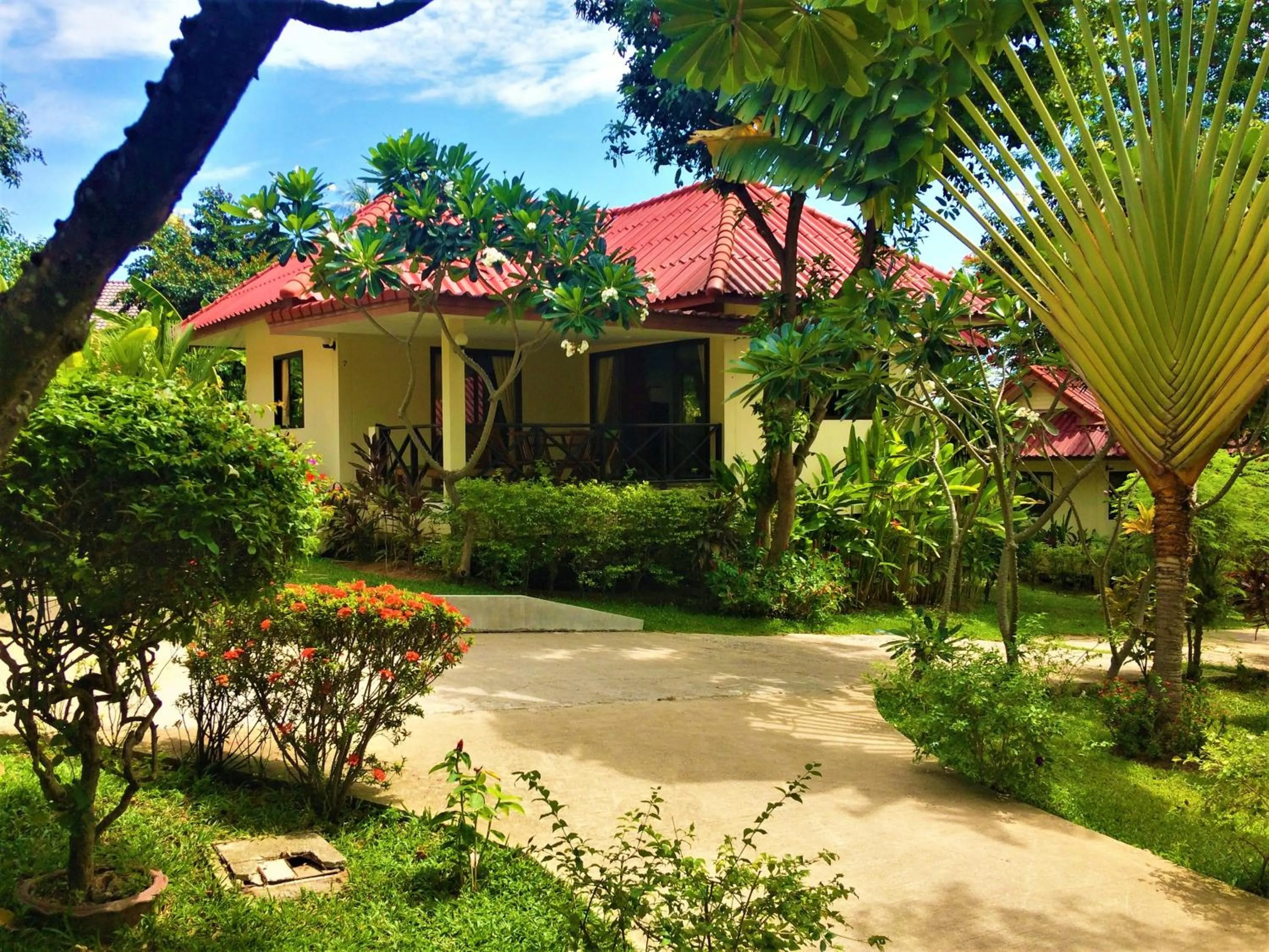 Property building in Chor Chang Villa Resort