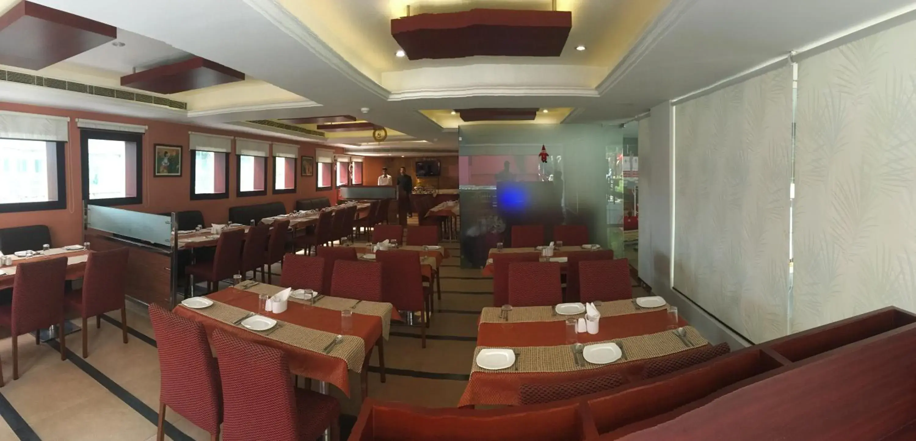 Restaurant/places to eat in Cochin Palace Restaurant/places to eat in Cochin Palace
