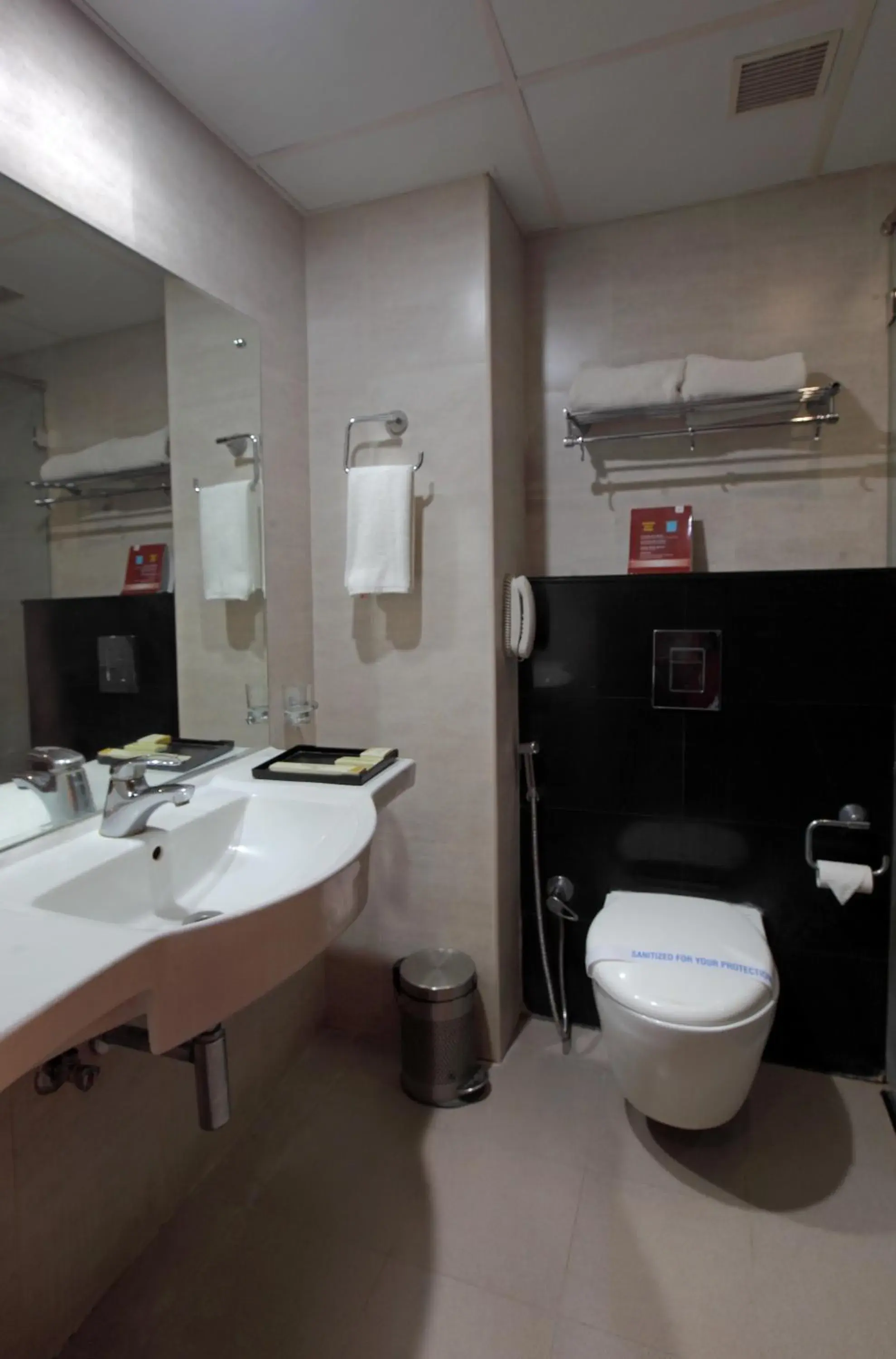 Bathroom in Cochin Palace Bathroom in Cochin Palace