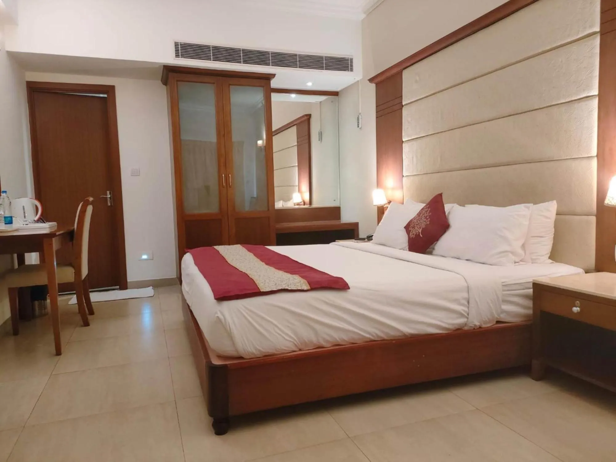 Bedroom, Bed in Cochin Palace