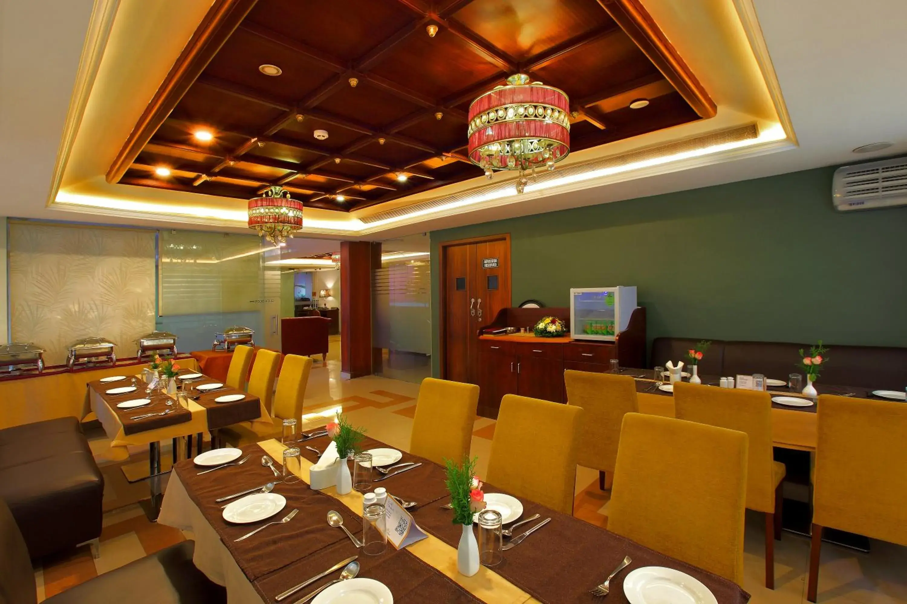 Restaurant/places to eat in Cochin Palace Restaurant/places to eat in Cochin Palace