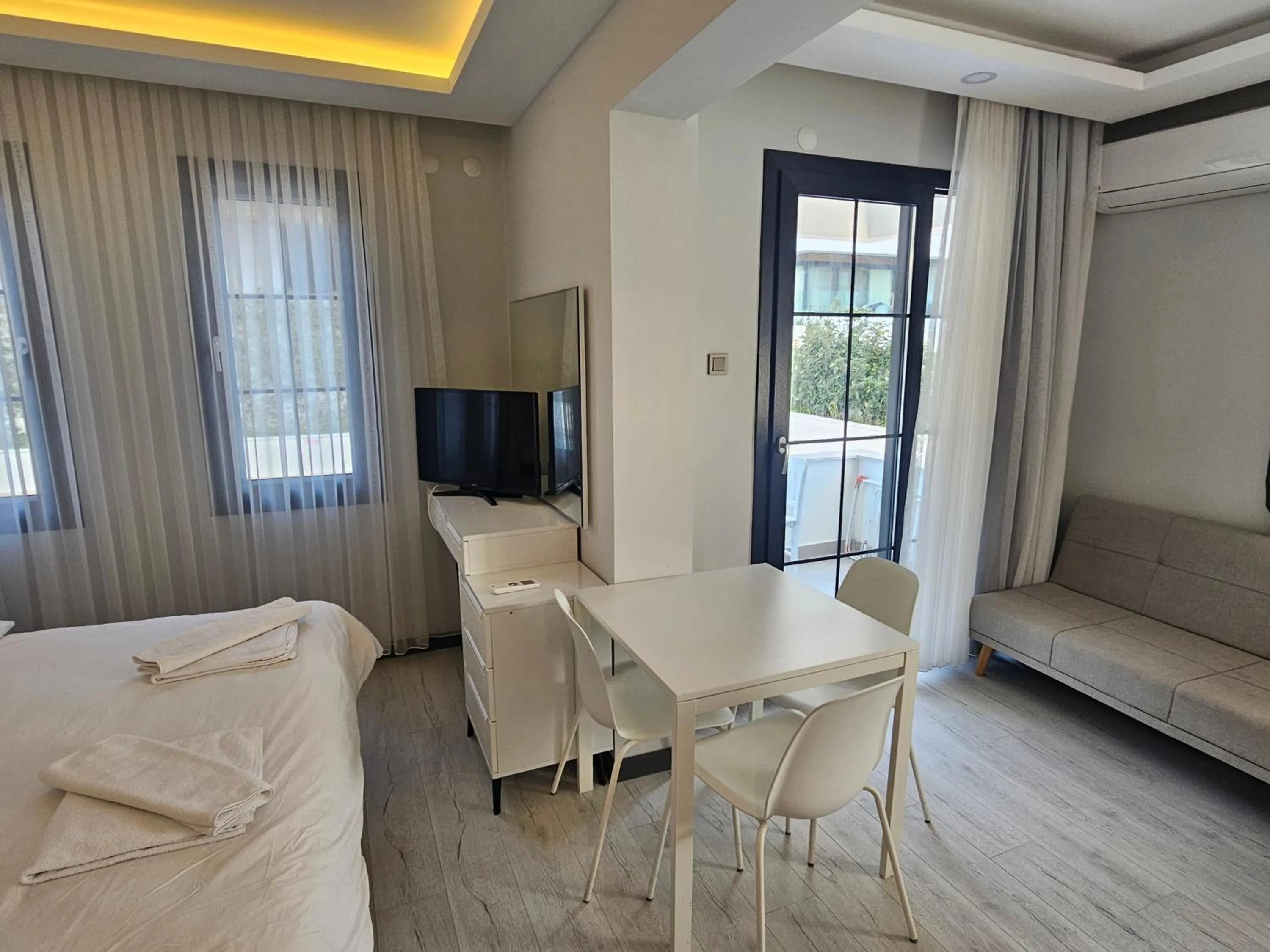 Bed in Cicek Apart Hotel