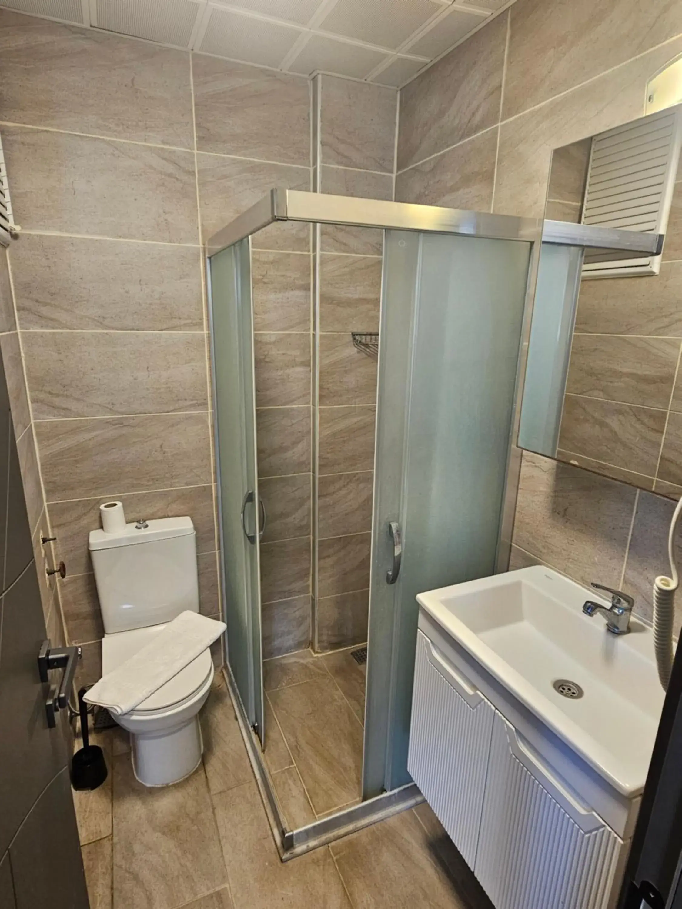 Two-Bedroom Apartment with Balcony in Cicek Apart Hotel Two-Bedroom Apartment with Balcony in Cicek Apart Hotel