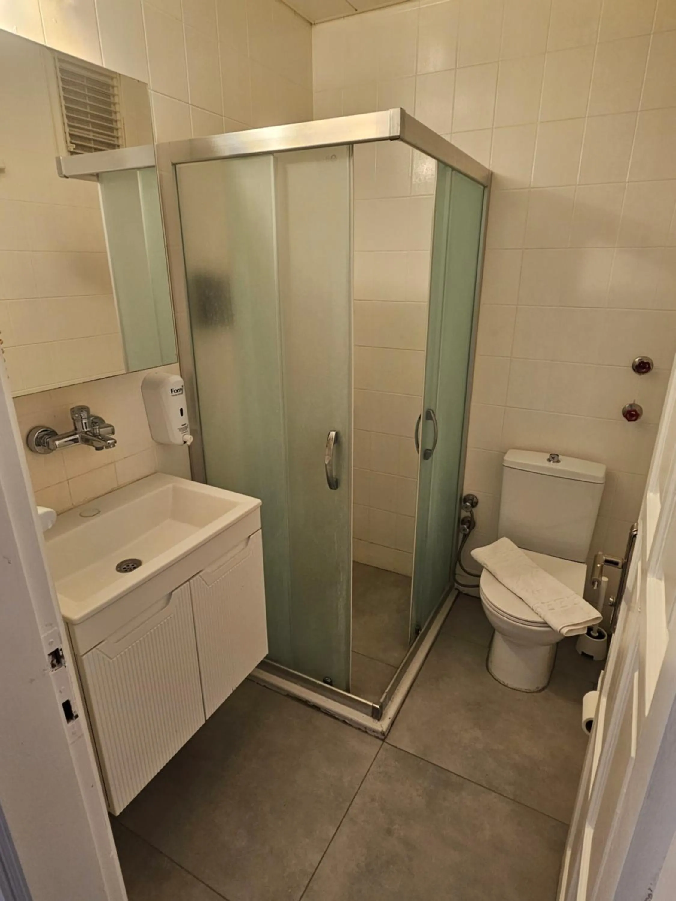 Shower in Cicek Apart Hotel