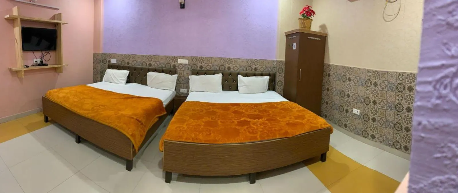 Bed in Hotel Galaxy