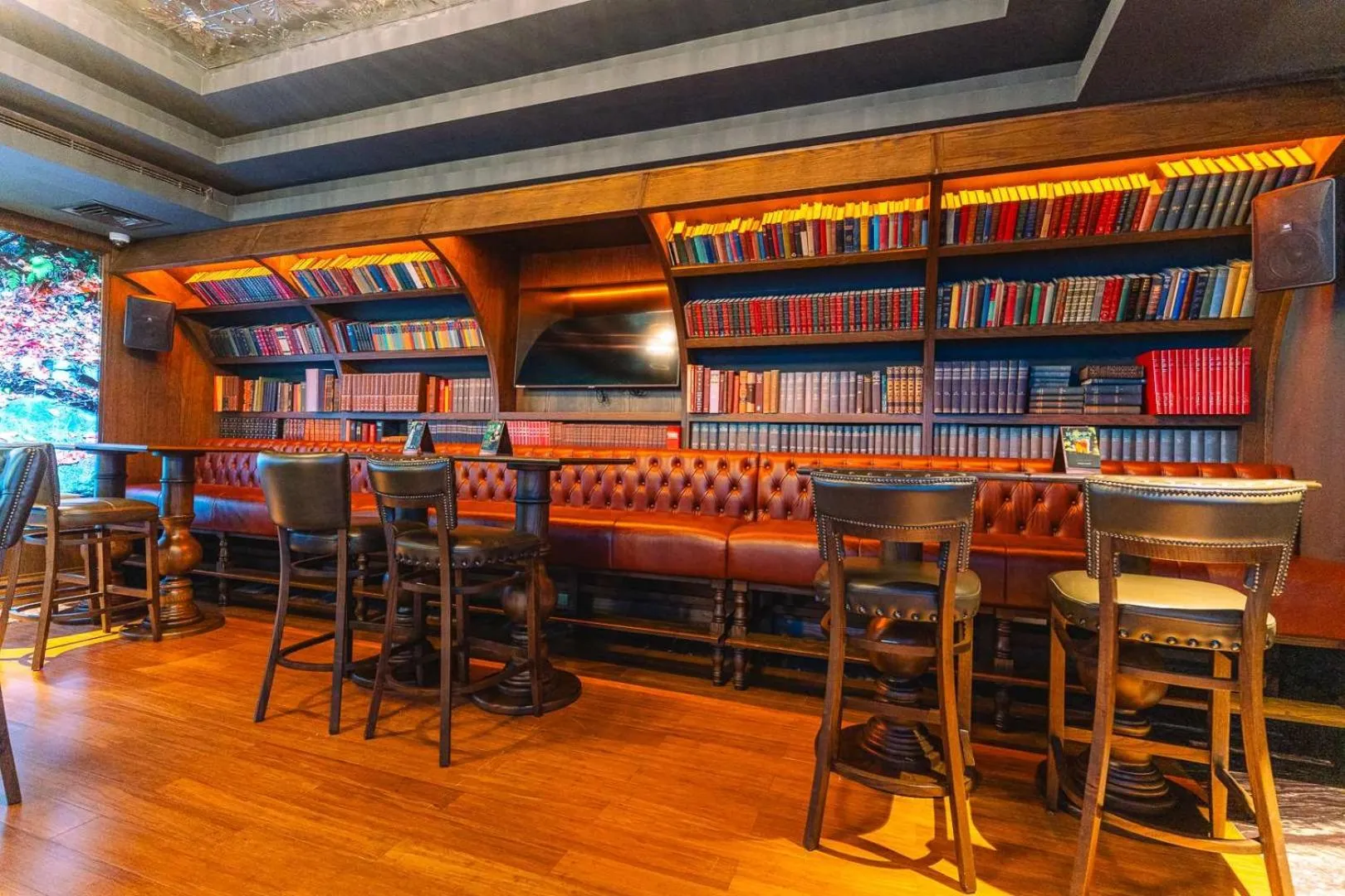 Restaurant/places to eat in Dusit Thani Abu Dhabi