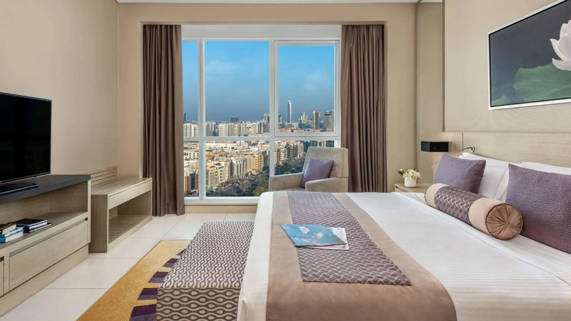 Bedroom, Bed in Dusit Thani Abu Dhabi