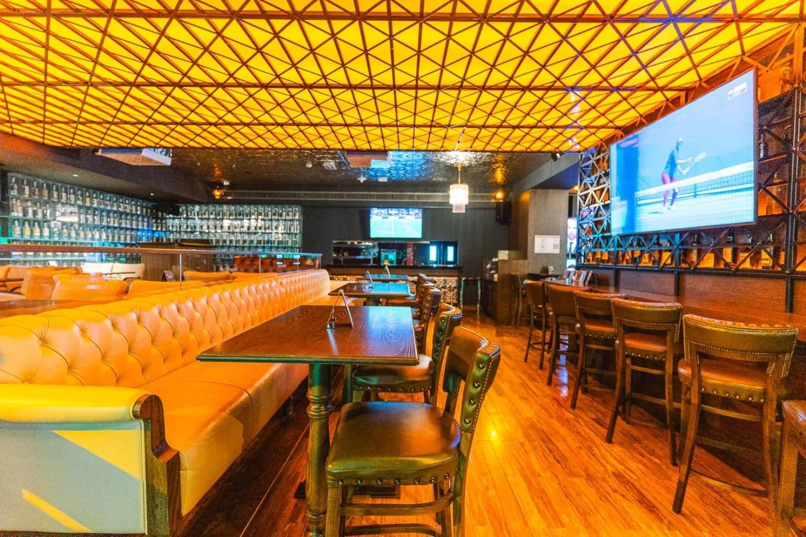 Restaurant/places to eat in Dusit Thani Abu Dhabi