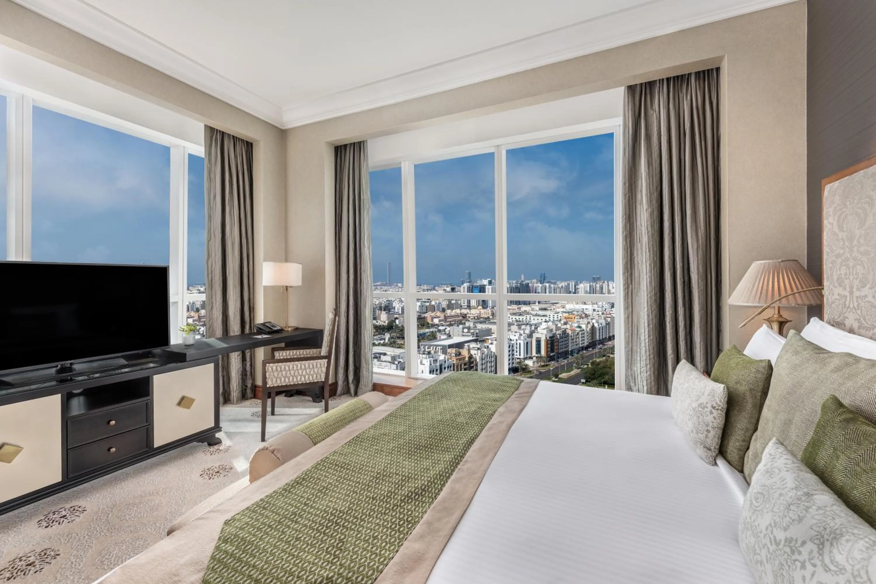 City view, Bed in Dusit Thani Abu Dhabi