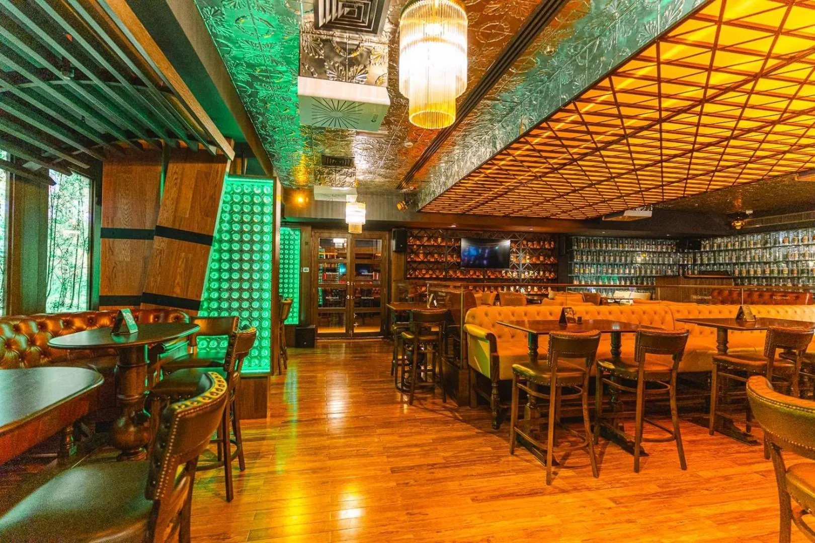 Restaurant/places to eat in Dusit Thani Abu Dhabi