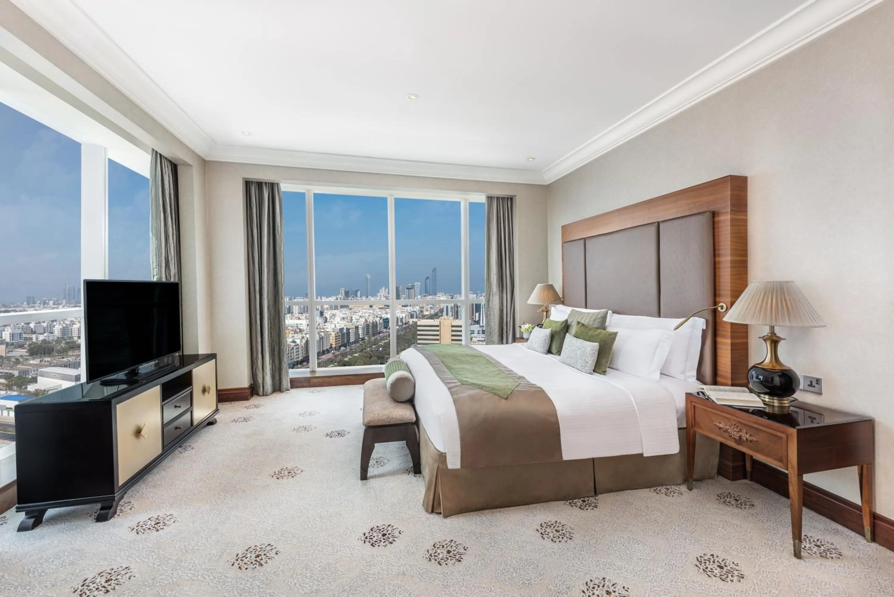 Photo of the whole room, Bed in Dusit Thani Abu Dhabi