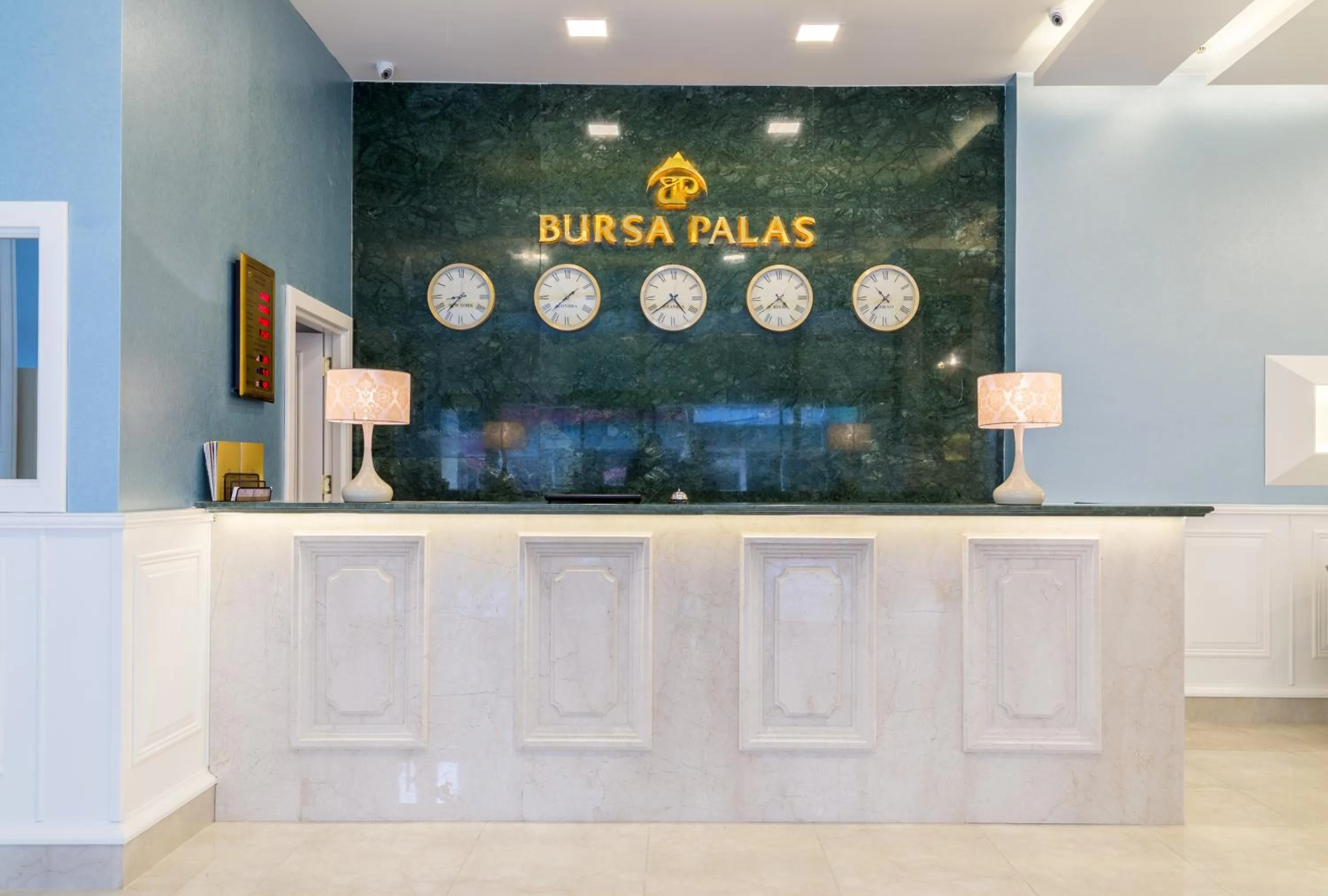 Lobby or reception in Bursa Palas Hotel