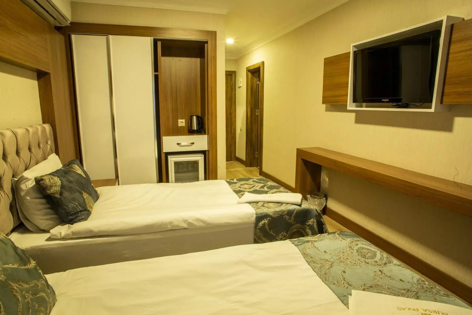 Family Room in Bursa Palas Hotel Family Room in Bursa Palas Hotel