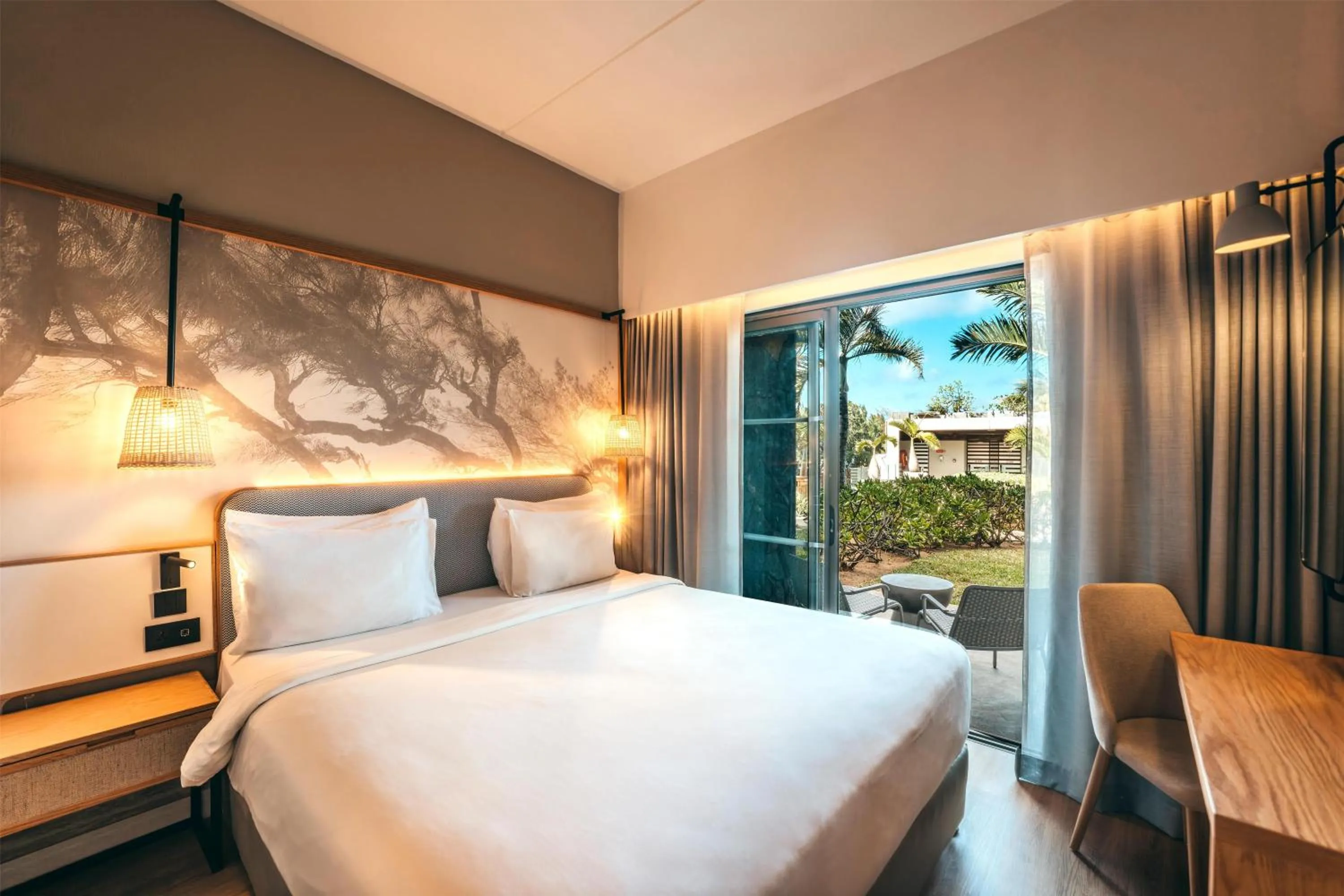 Bedroom, Bed in Radisson Blu Poste Lafayette Resort & Spa (Adults Only)