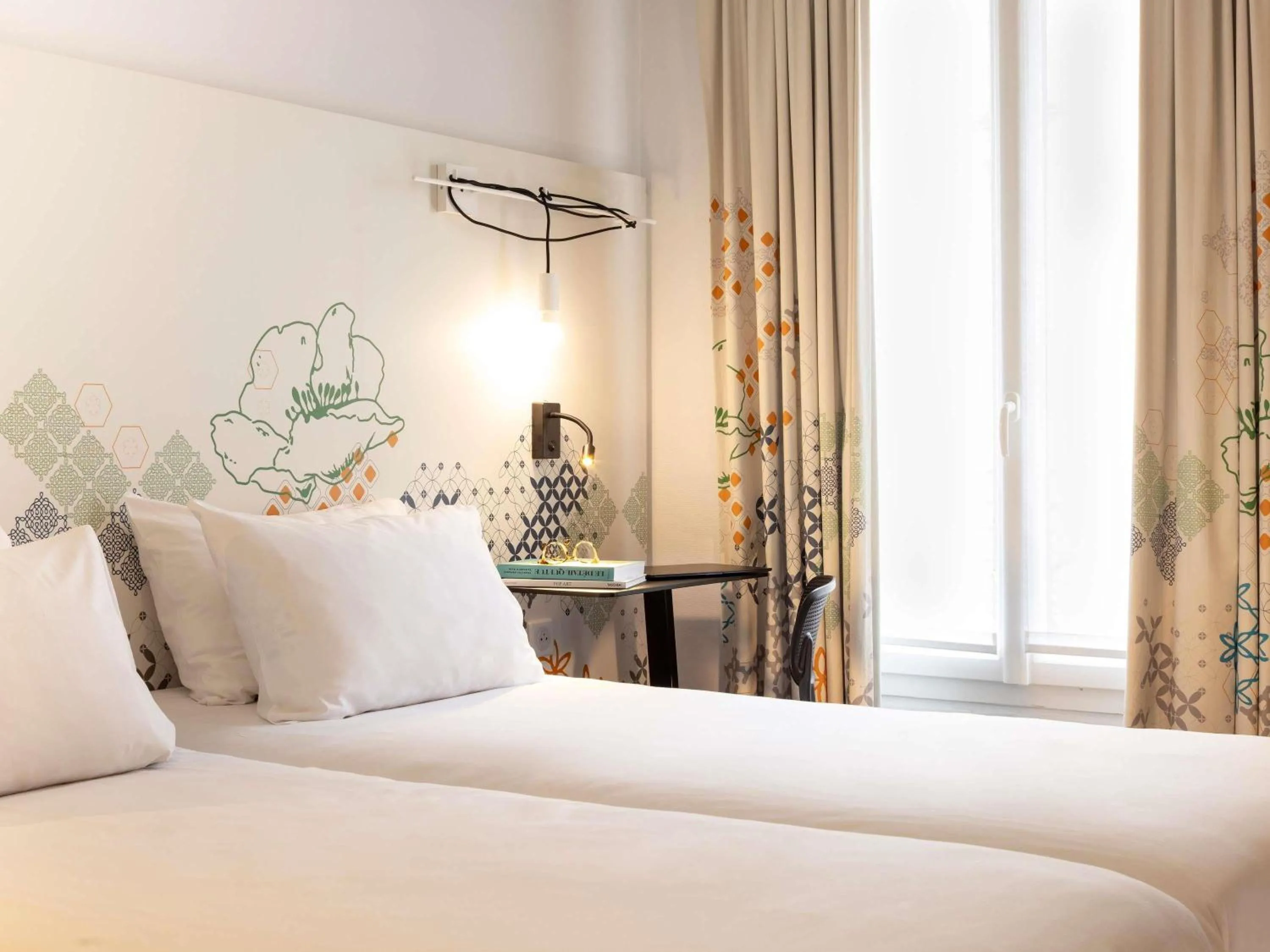 Bedroom, Bed in Ibis Styles Paris Gare Saint Lazare