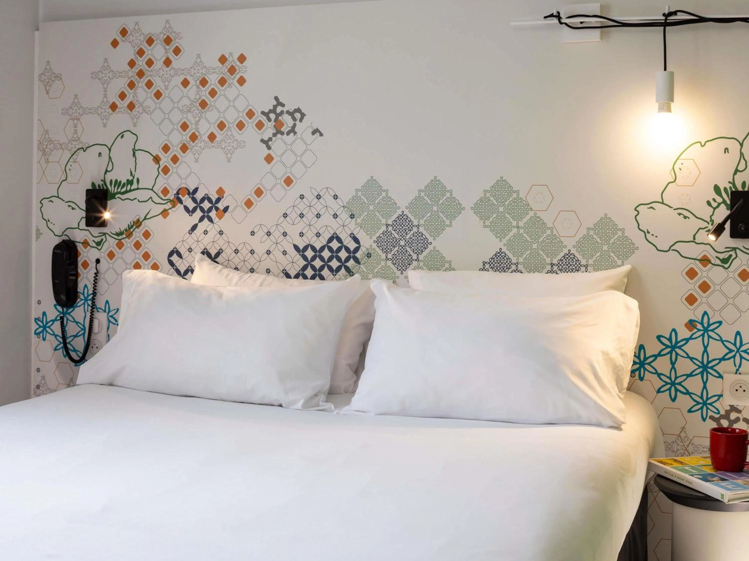 Bedroom, Bed in Ibis Styles Paris Gare Saint Lazare