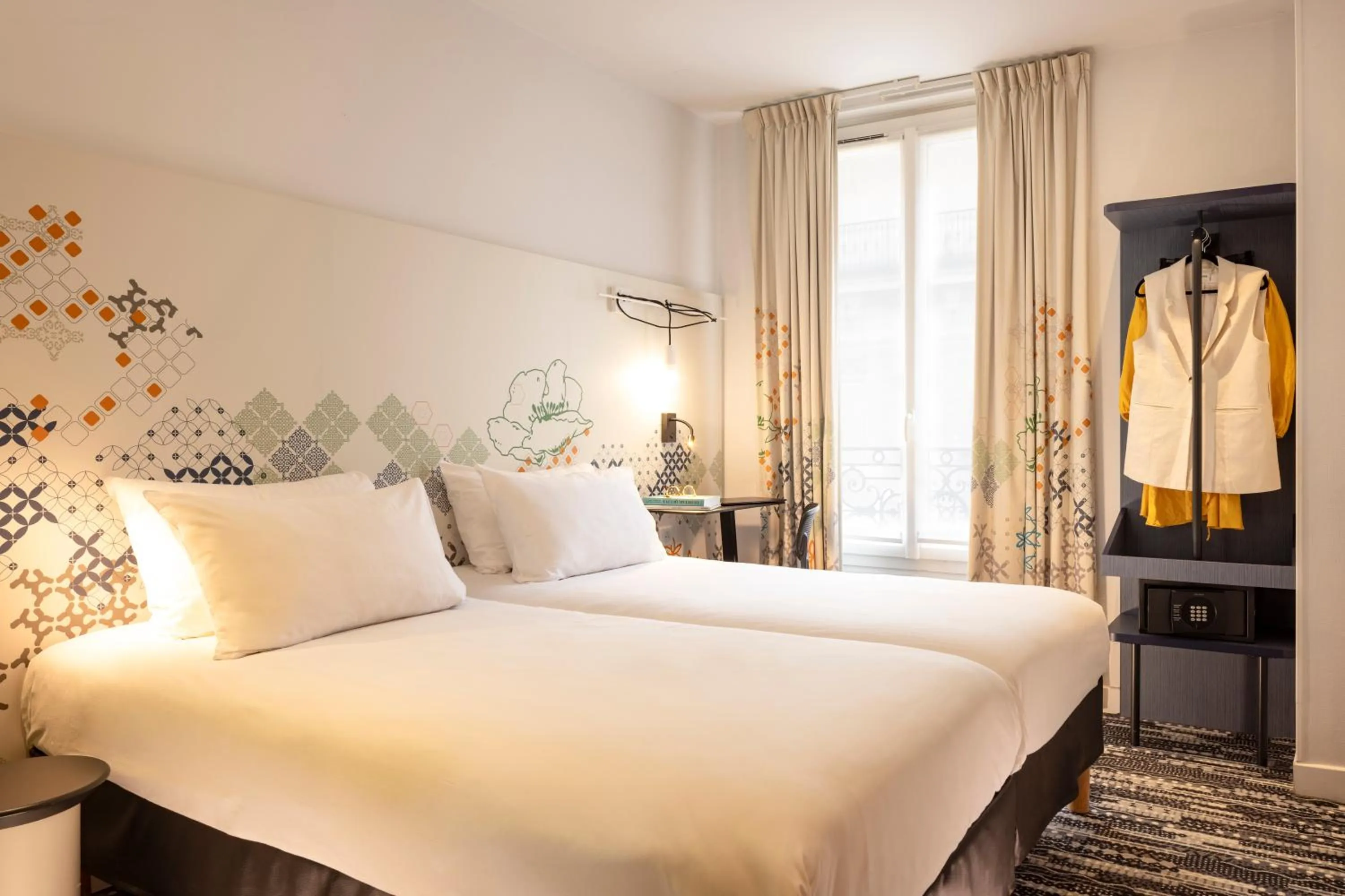 Photo of the whole room, Bed in Ibis Styles Paris Gare Saint Lazare