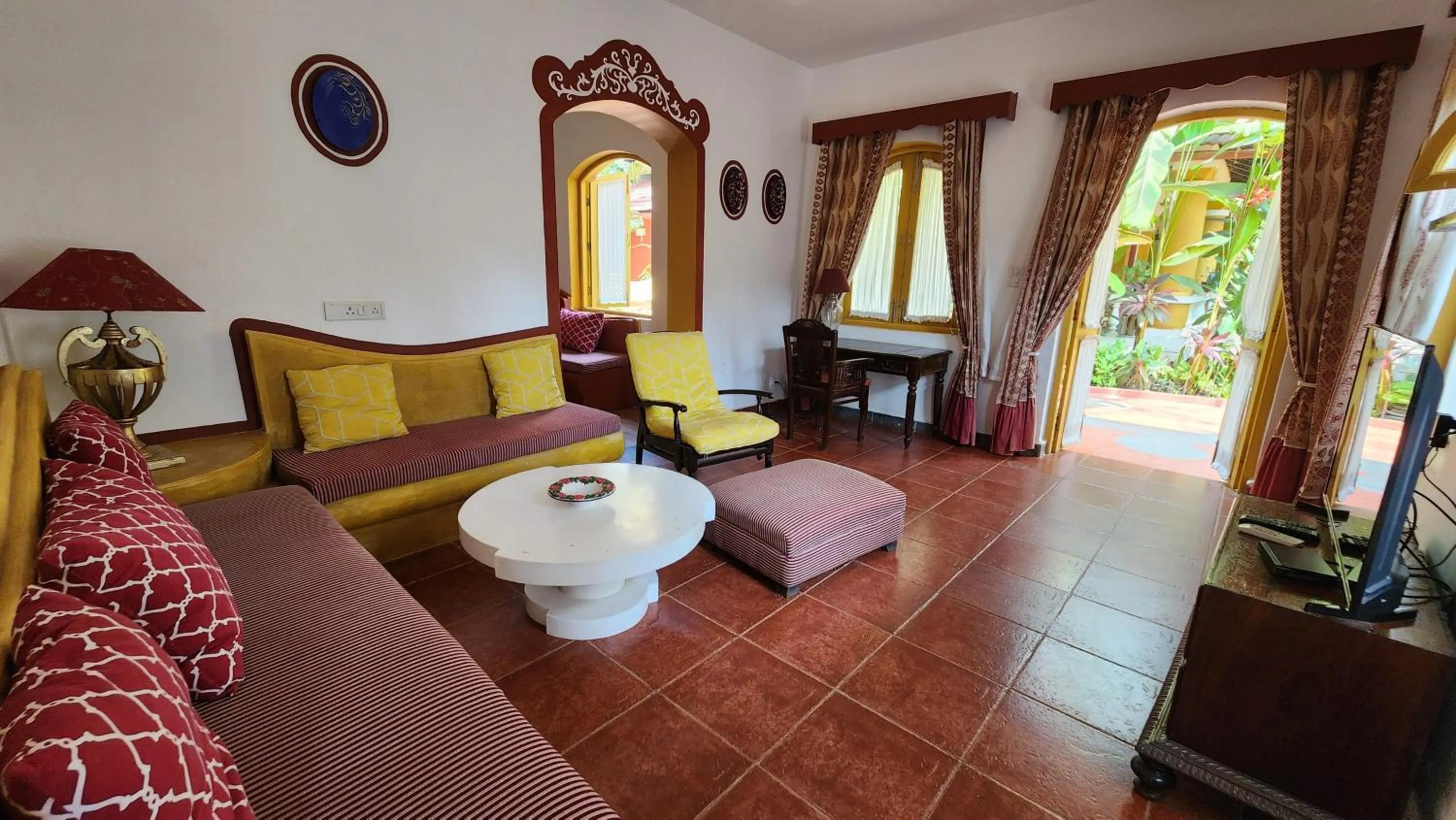 Living room, Bed in Casa Anjuna