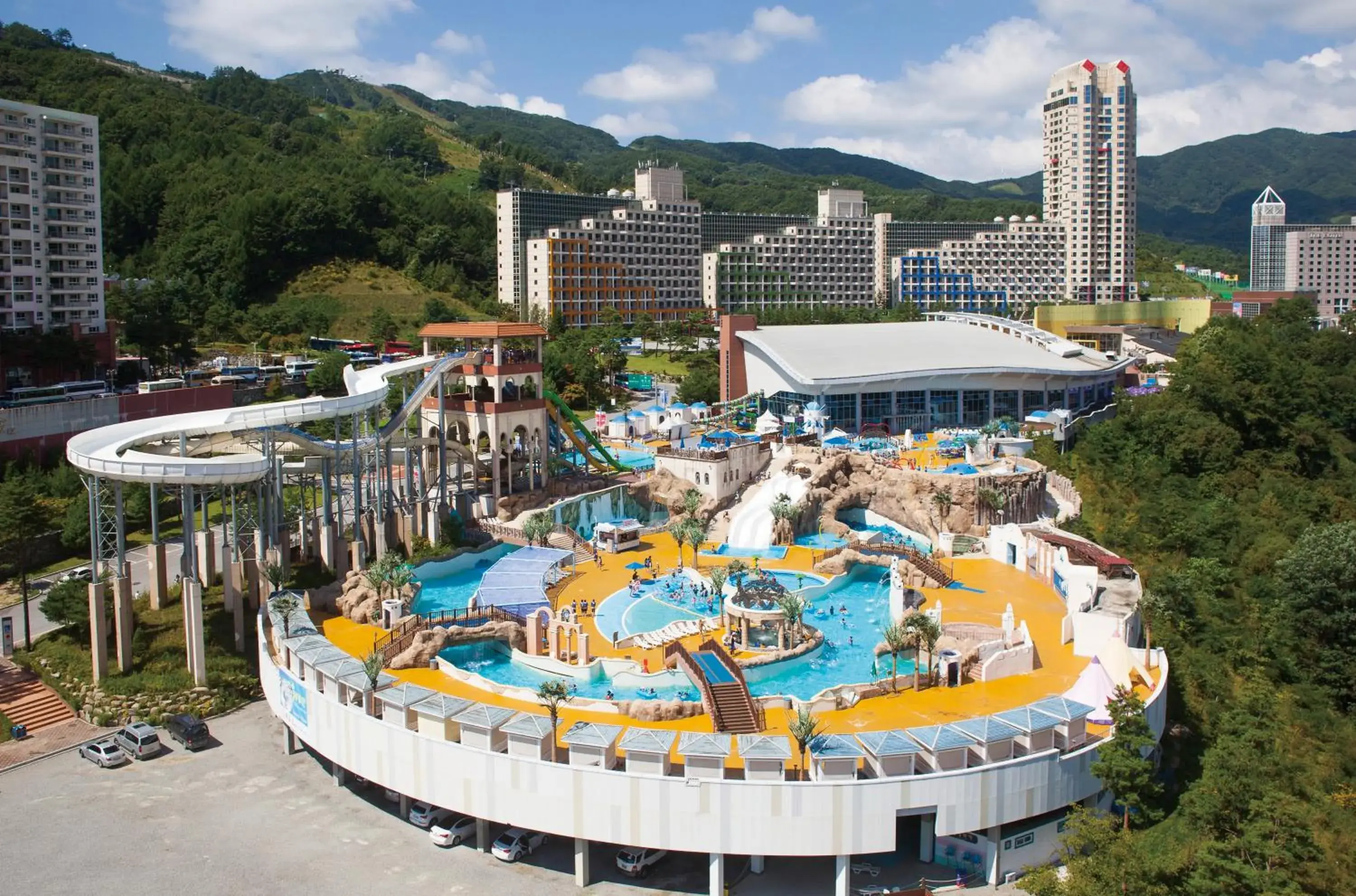 Swimming pool in Phoenix Resort Pyeongchang Swimming pool in Phoenix Resort Pyeongchang