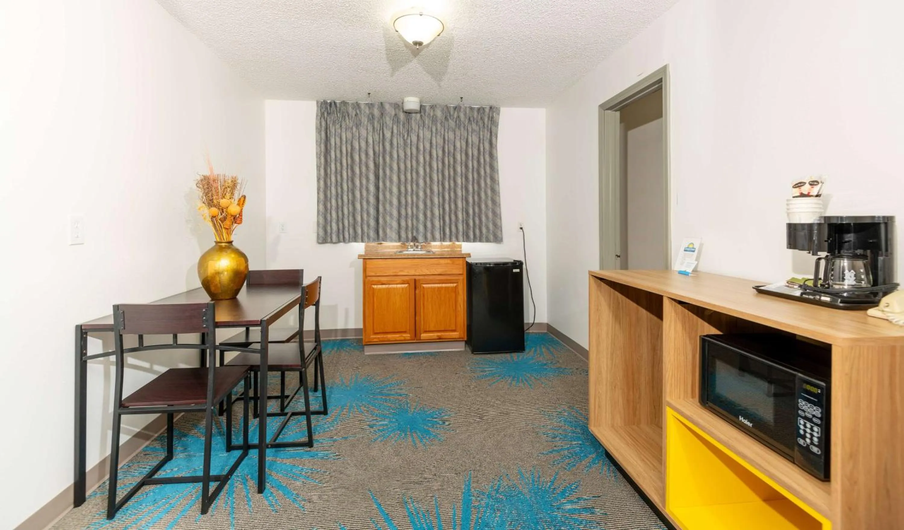 Photo of the whole room in Days Inn by Wyndham Coeur d'Alene