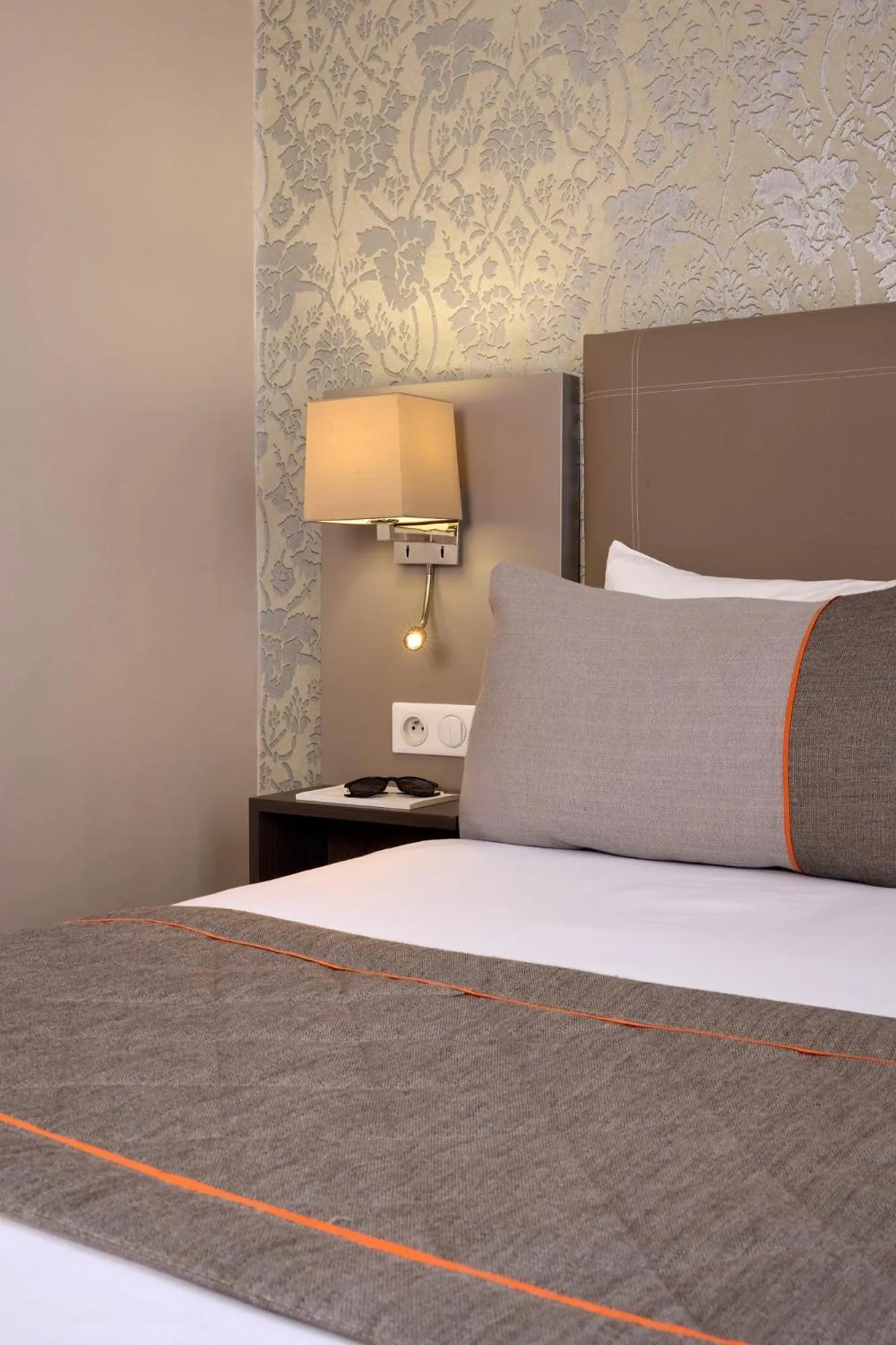 Bedroom, Bed in Timhotel Tour Eiffel