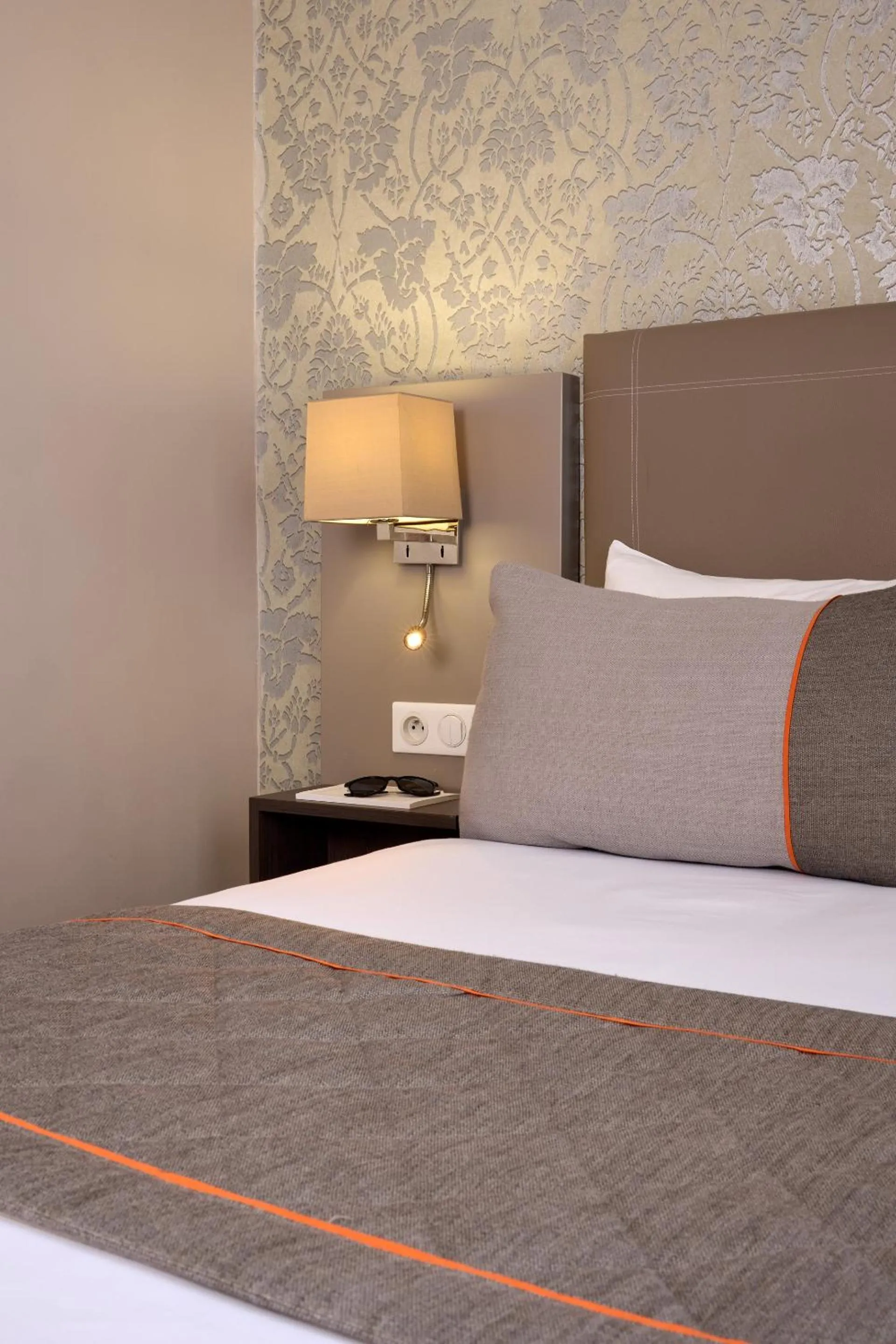 Bed in Timhotel Tour Eiffel