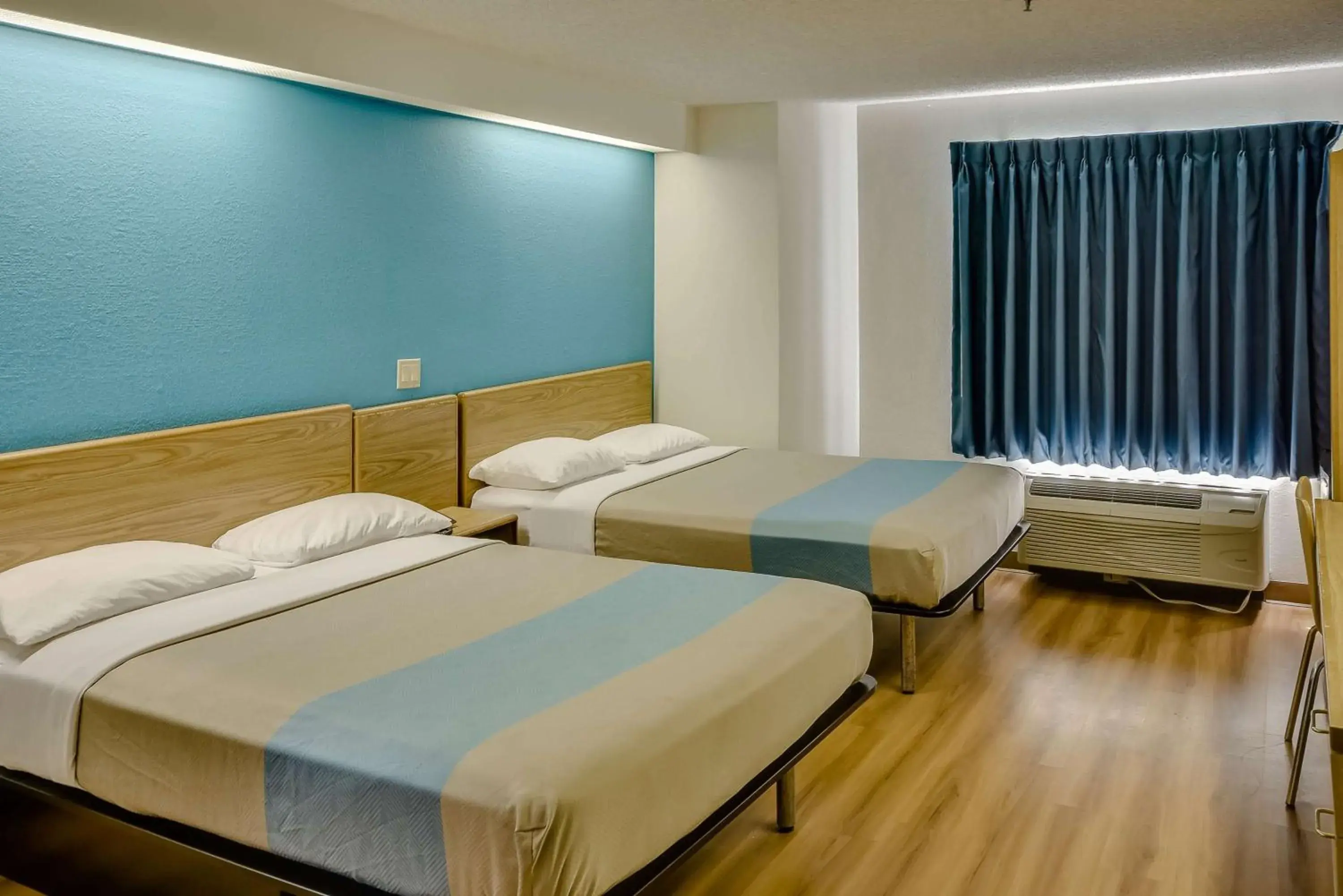 Quadruple Room - single occupancy - Non-Smoking in Motel 6-Katy, TX - Houston Quadruple Room - single occupancy - Non-Smoking in Motel 6-Katy, TX - Houston