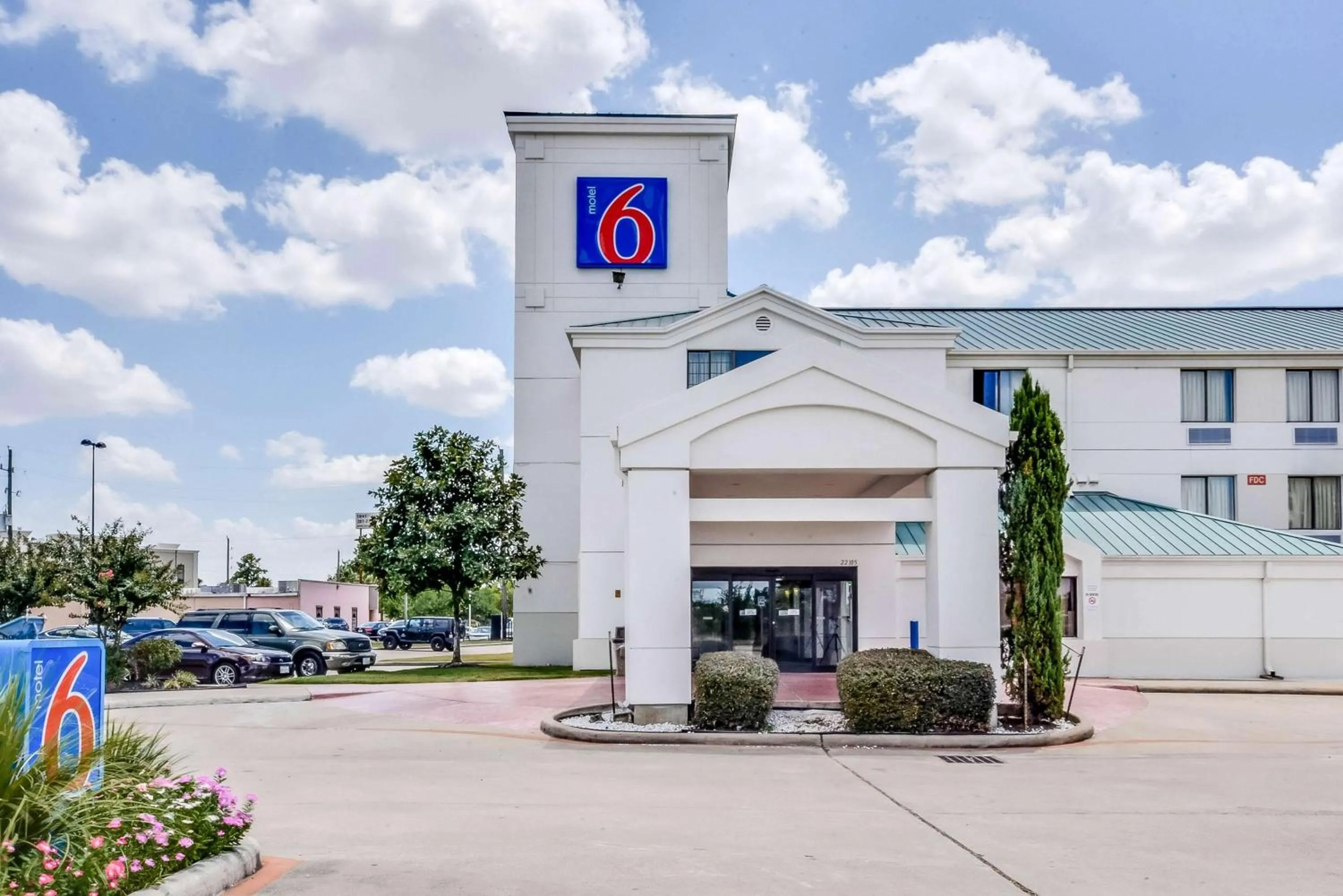 Property building in Motel 6-Katy, TX - Houston
