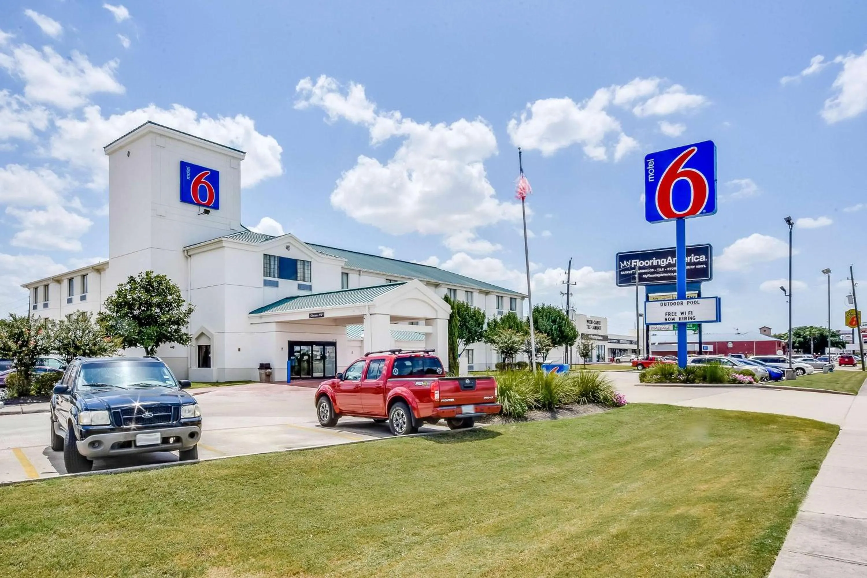 Property building in Motel 6-Katy, TX - Houston