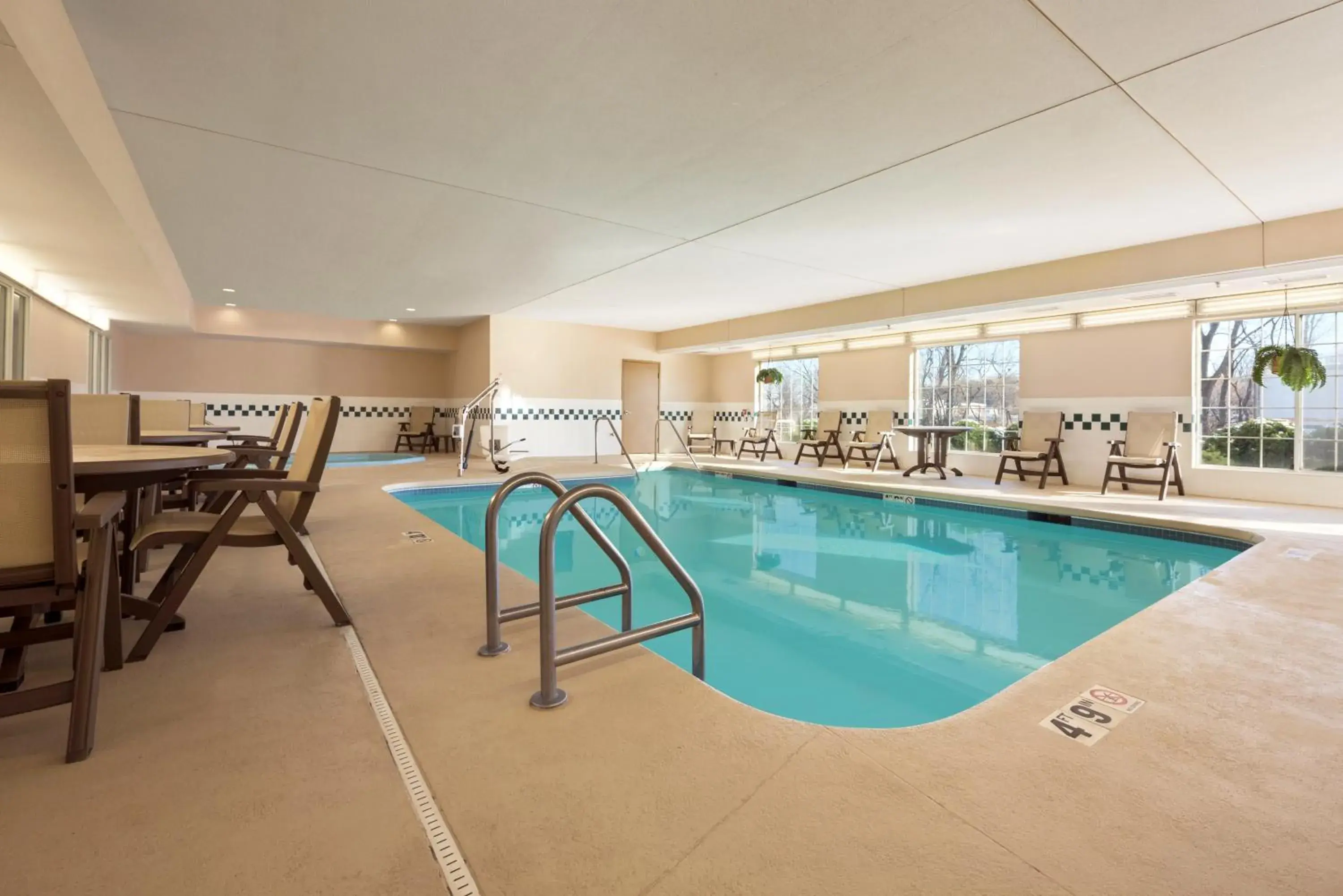 Swimming pool in Country Inn & Suites by Radisson, Clinton, IA Swimming pool in Country Inn & Suites by Radisson, Clinton, IA