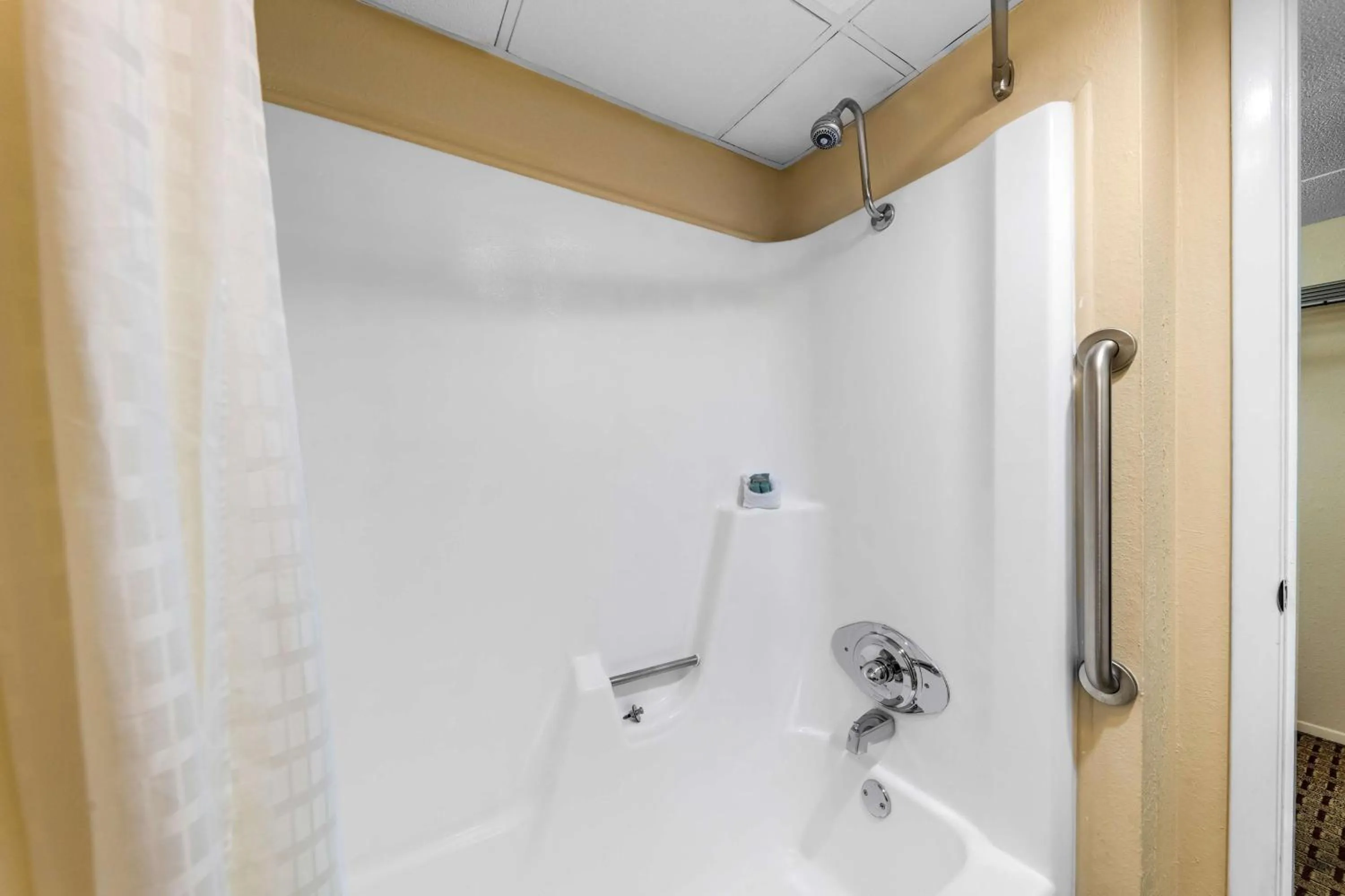 Bathroom in Best Western Markita Inn