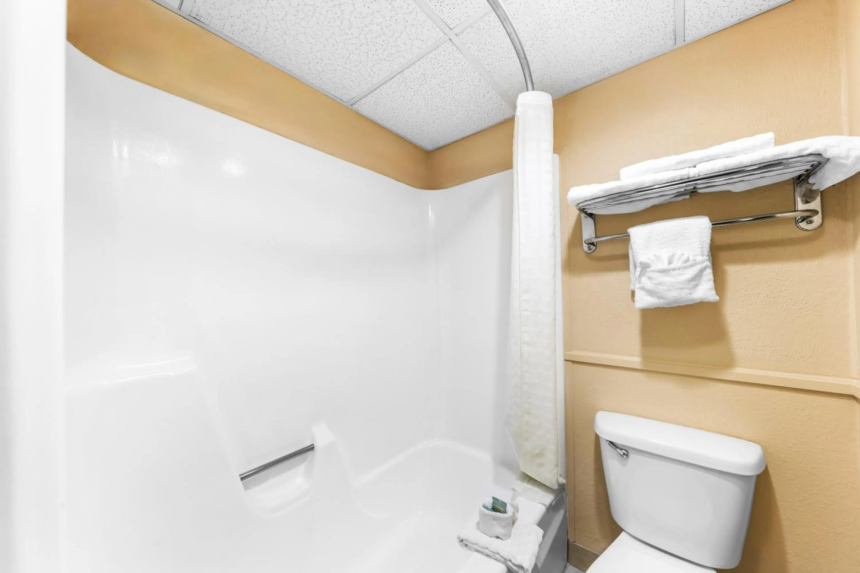 Bathroom in Best Western Markita Inn