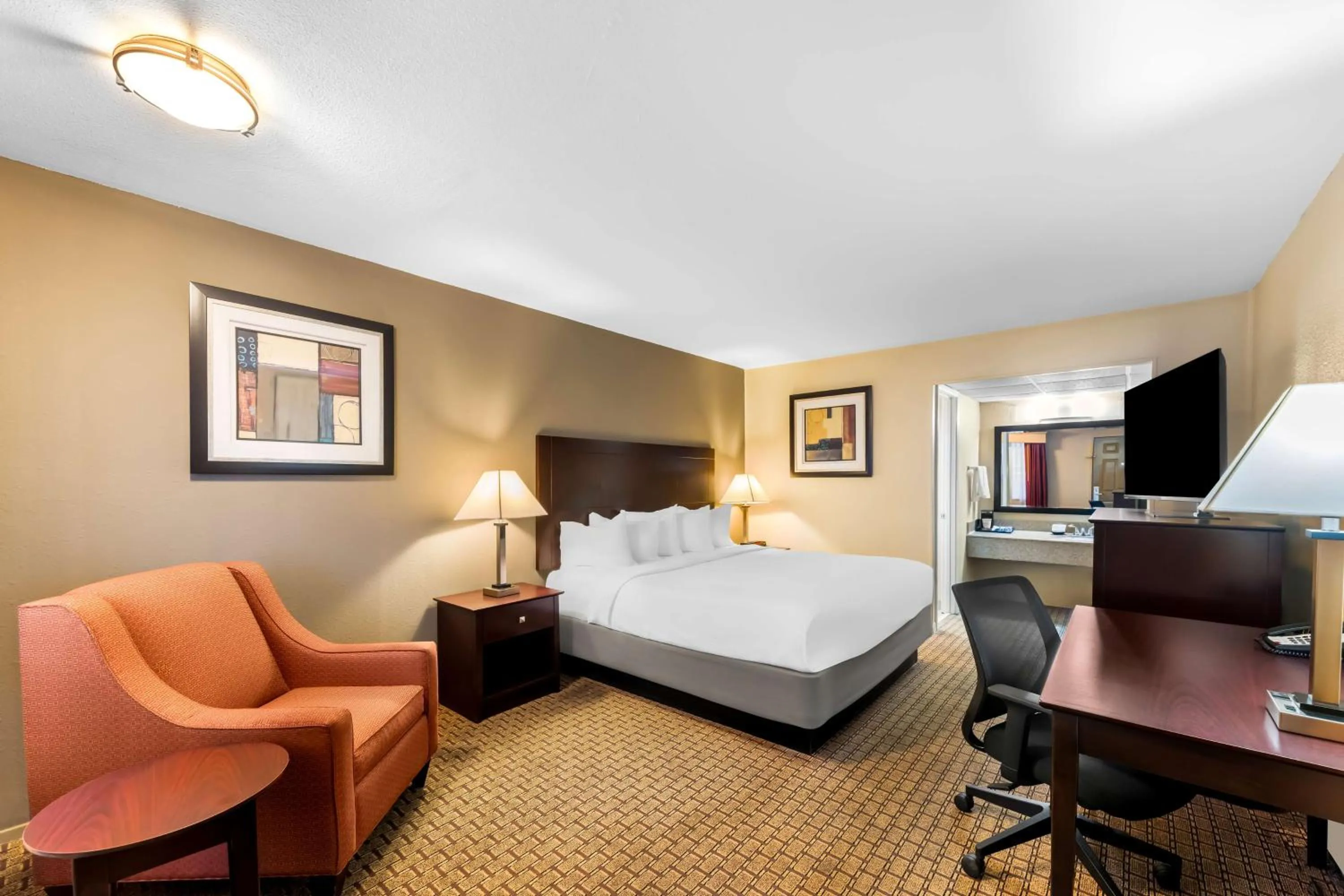 Bedroom, Bed in Best Western Markita Inn