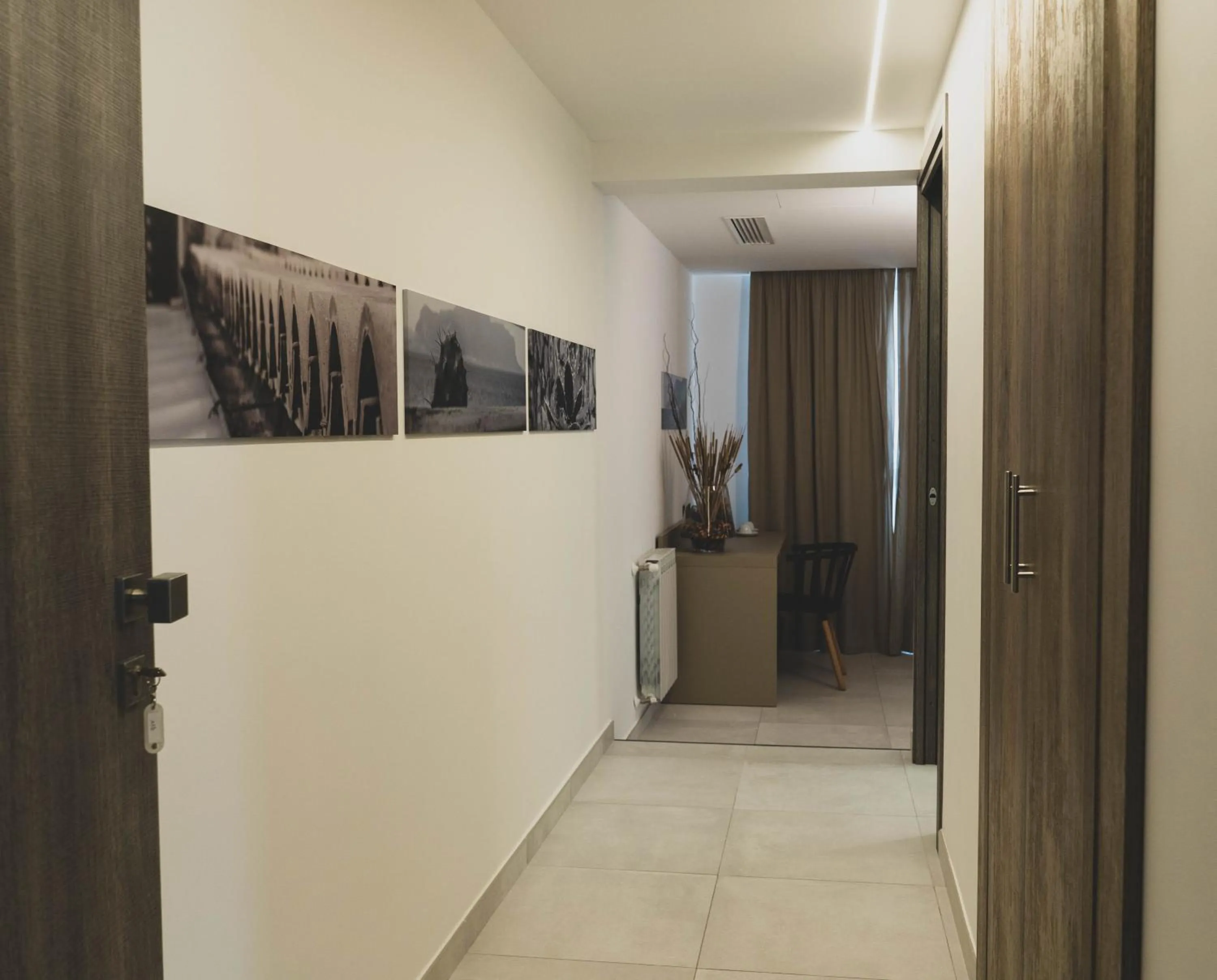 Photo of the whole room in Hotel Pontemare