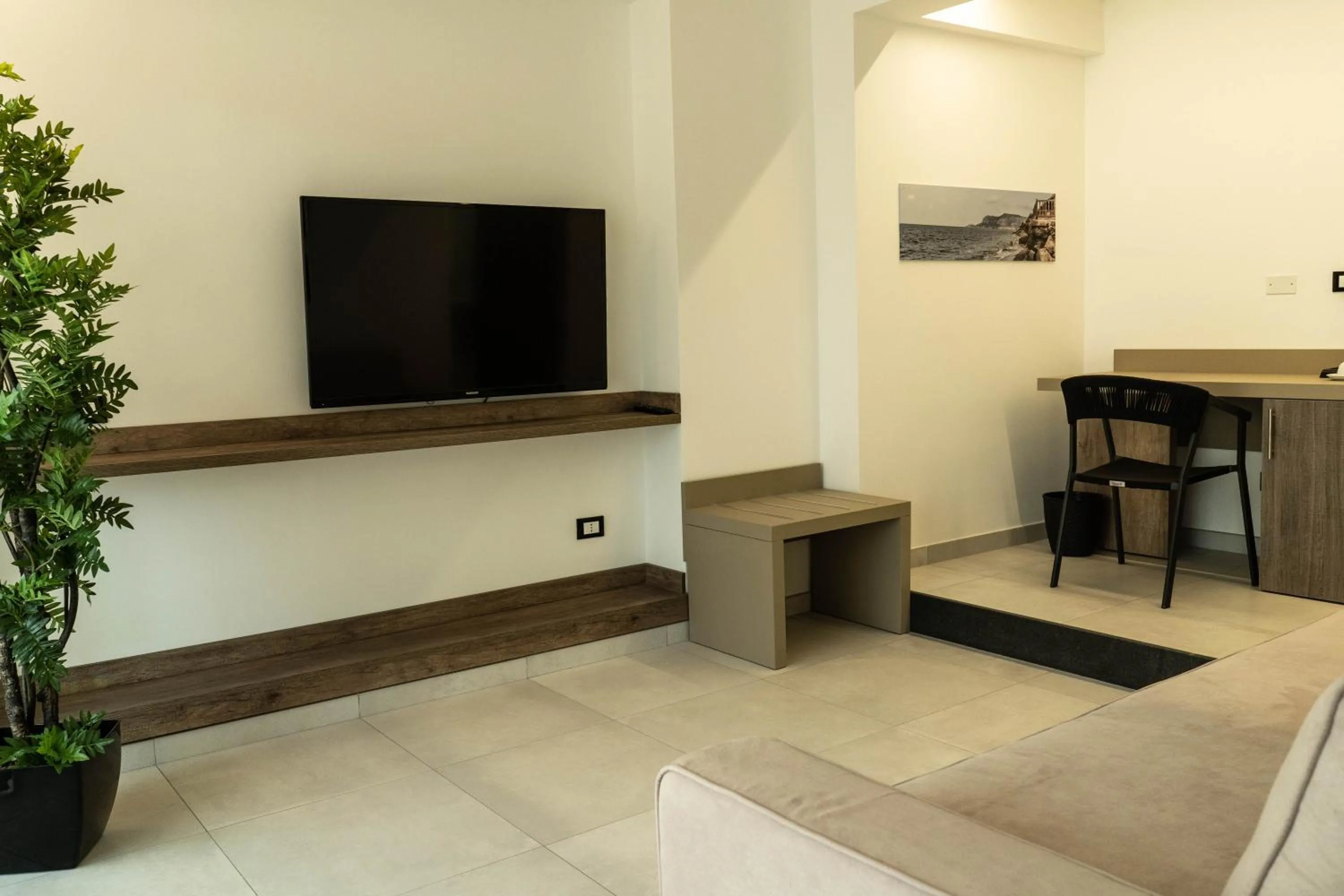 Photo of the whole room in Hotel Pontemare