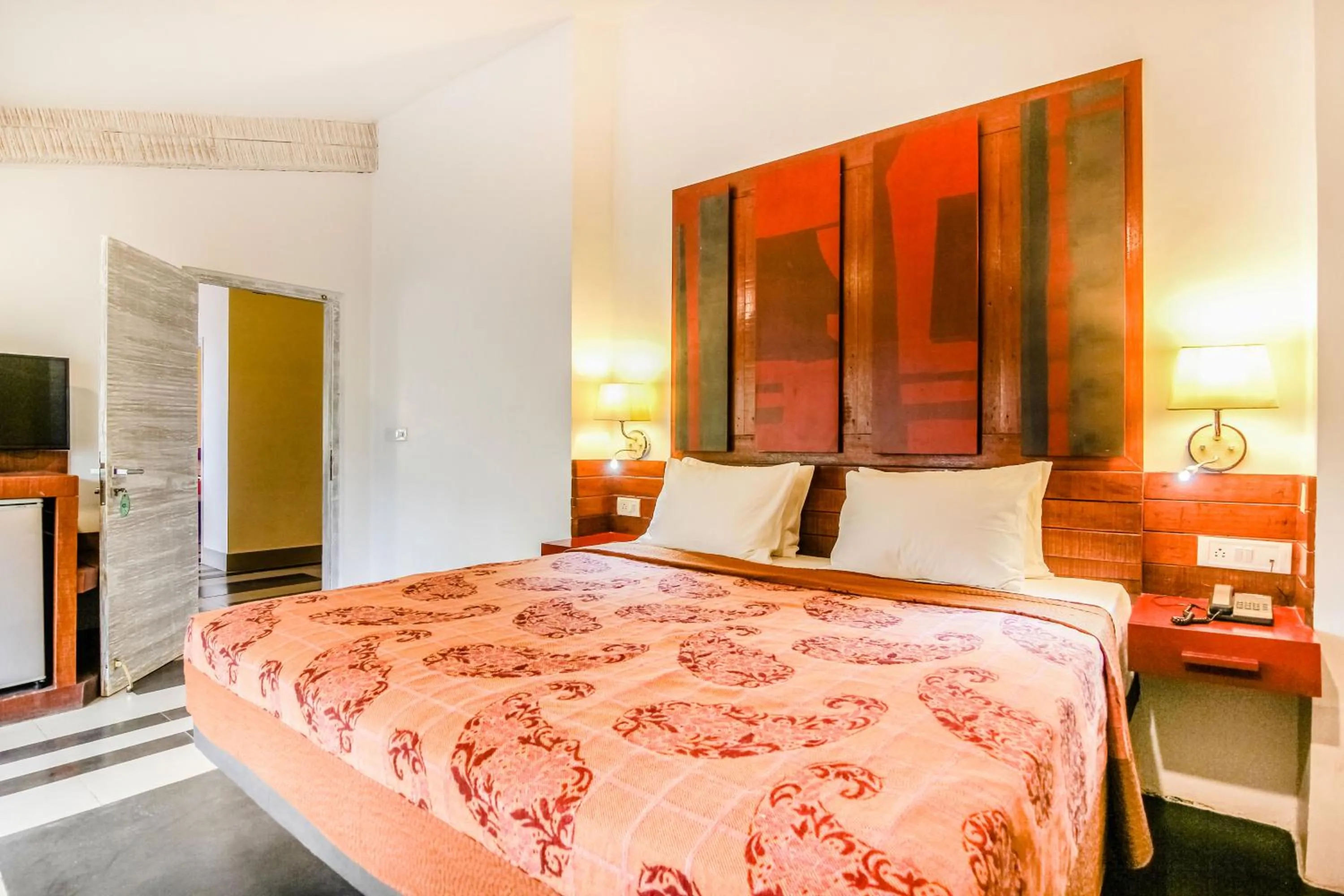 Photo of the whole room, Bed in Casa Vagator