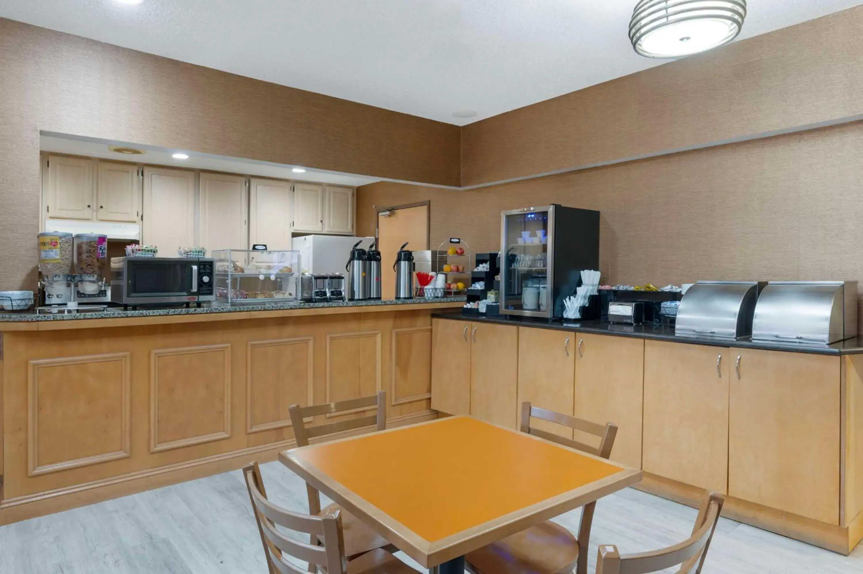 Breakfast in Best Western Circus City Inn Breakfast in Best Western Circus City Inn