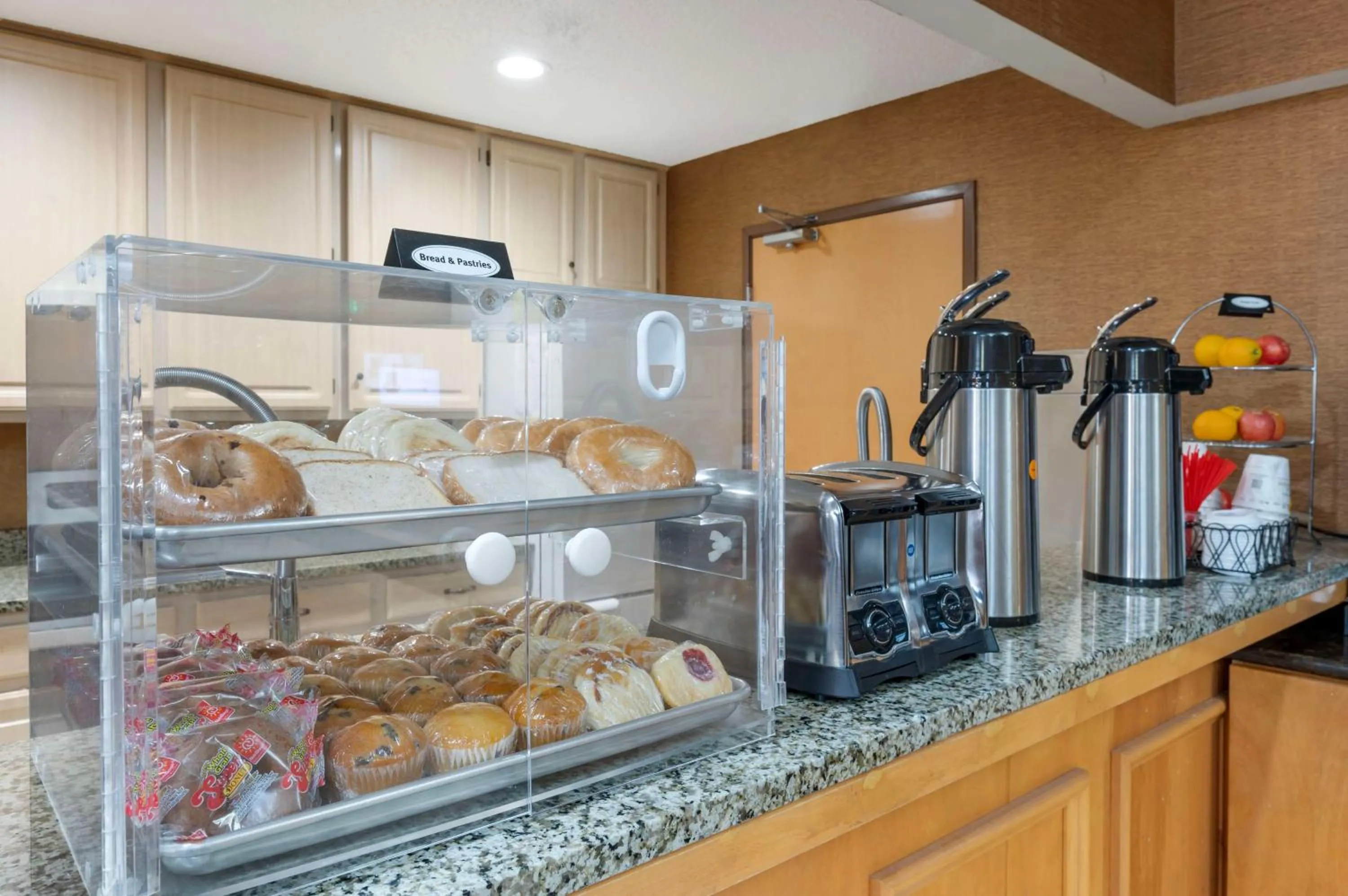 Breakfast in Best Western Circus City Inn