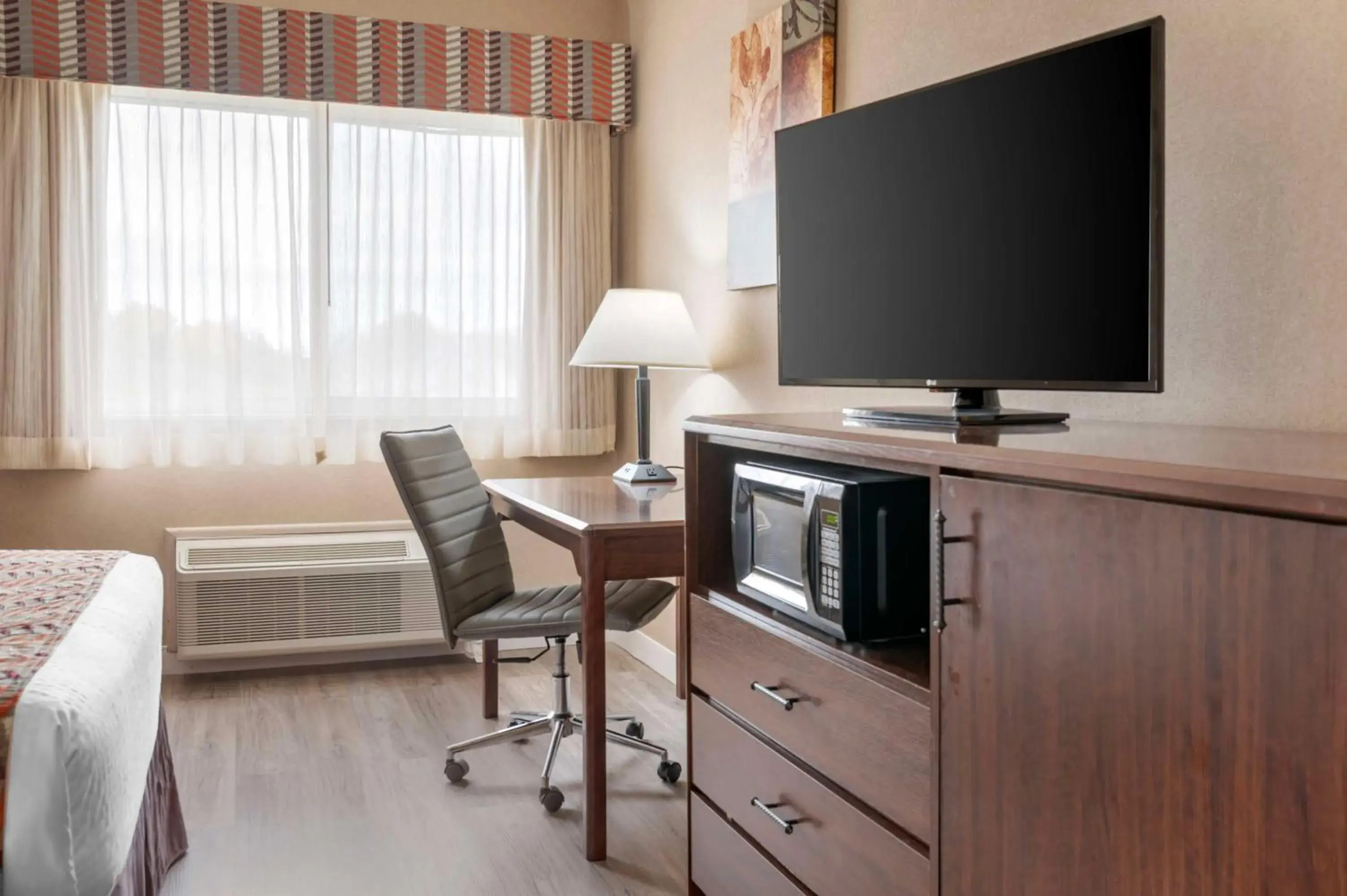 King Room with Bath Tub - Disability Access/Non-Smoking in Best Western Circus City Inn King Room with Bath Tub - Disability Access/Non-Smoking in Best Western Circus City Inn