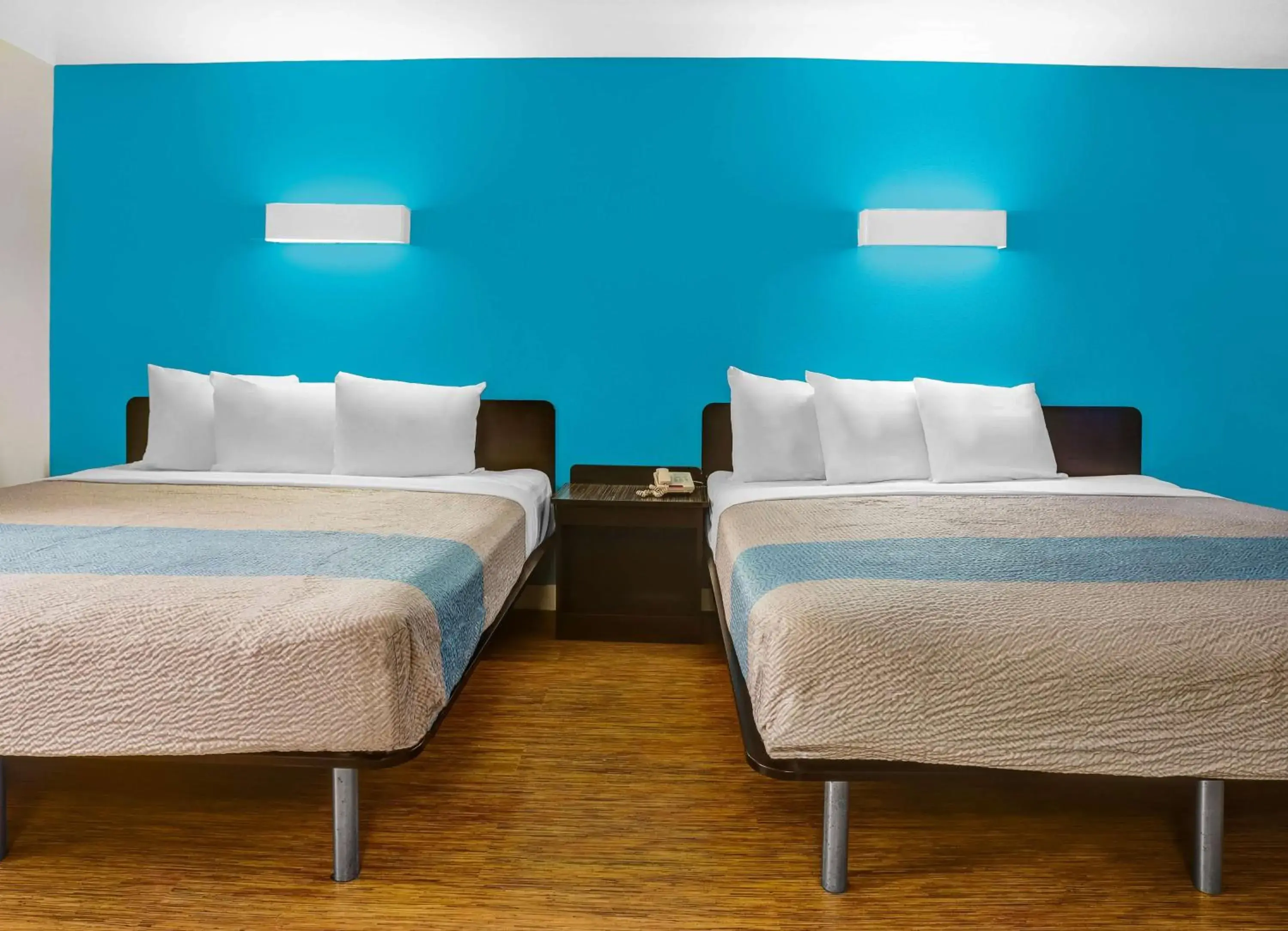 Bedroom, Bed in Motel 6-Anderson, CA - Redding Airport Bedroom, Bed in Motel 6-Anderson, CA - Redding Airport