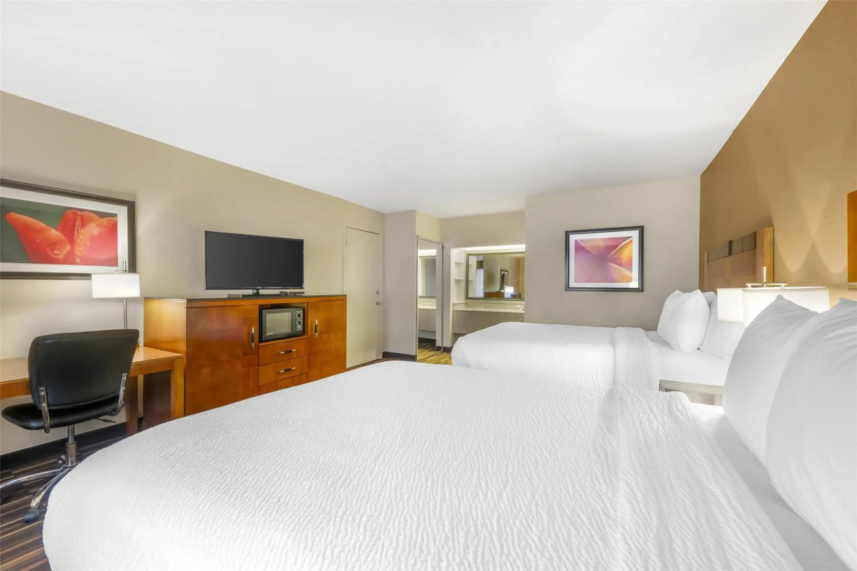 Bedroom, Bed in Best Western Executive Inn