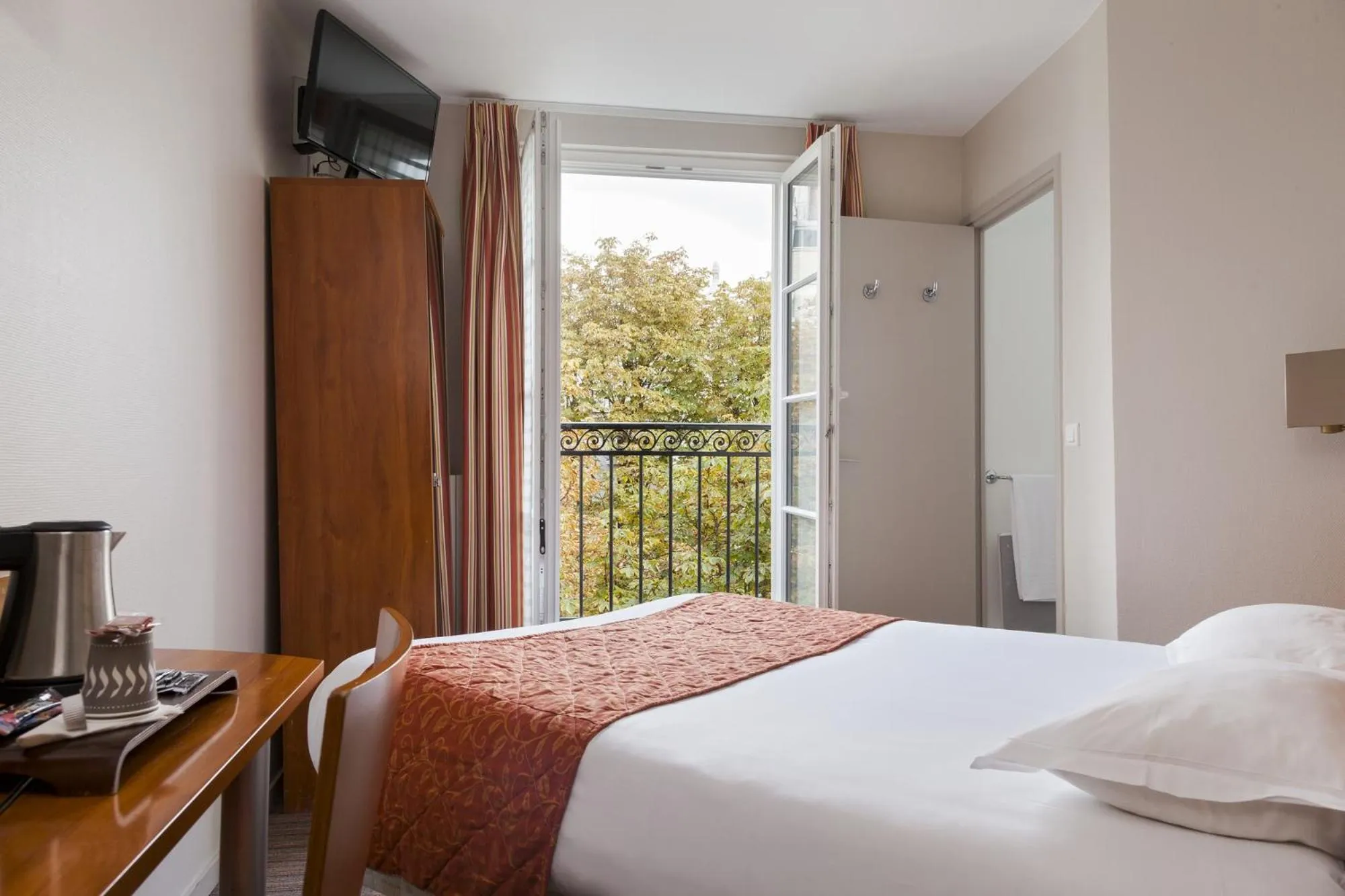 Bedroom, Bed in Timhotel Montmartre