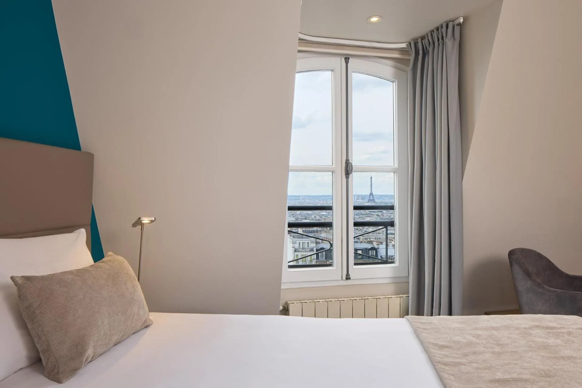 Bedroom, Bed in Timhotel Montmartre