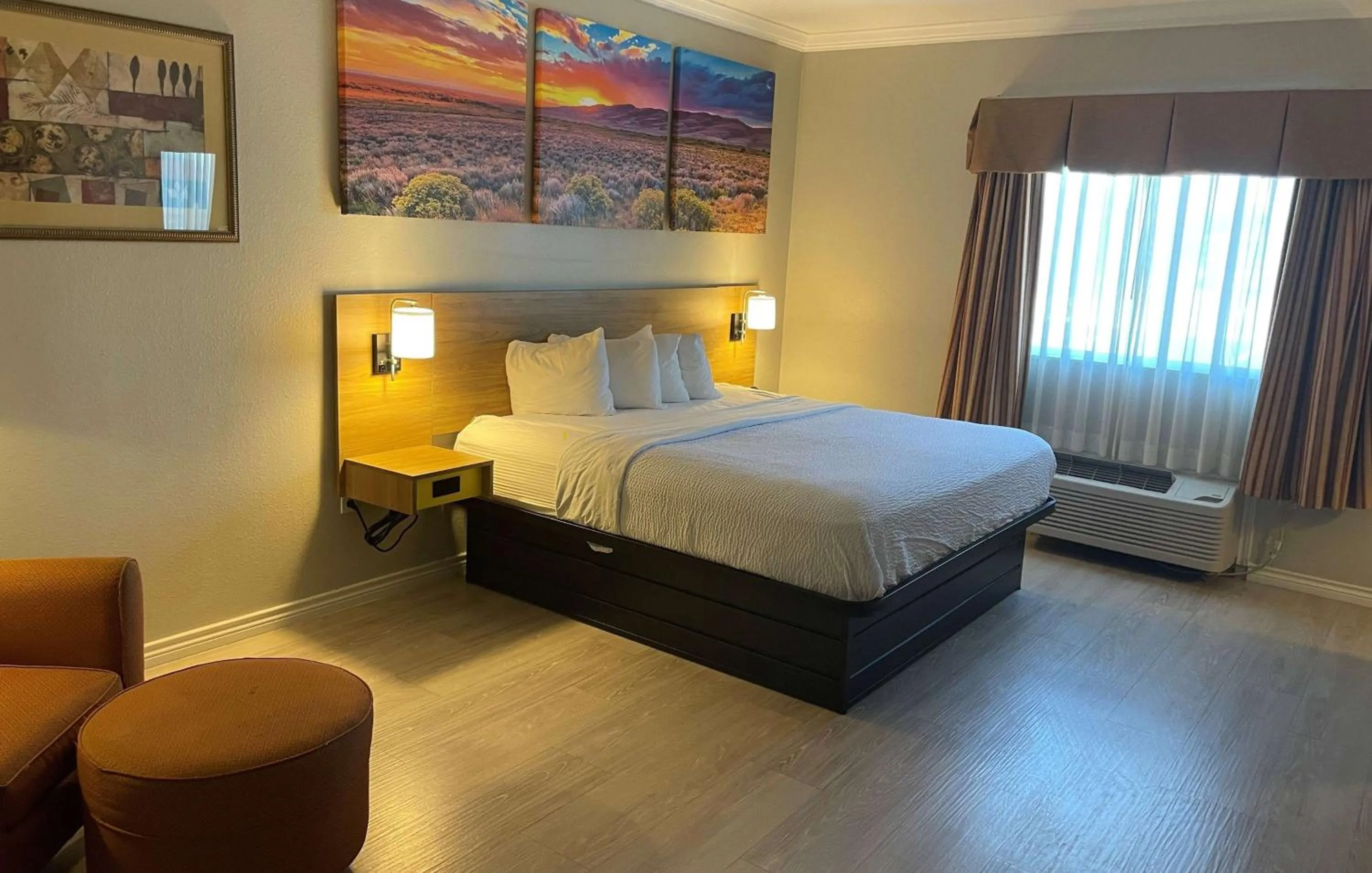 Photo of the whole room, Bed in Days Inn by Wyndham Copperas Cove