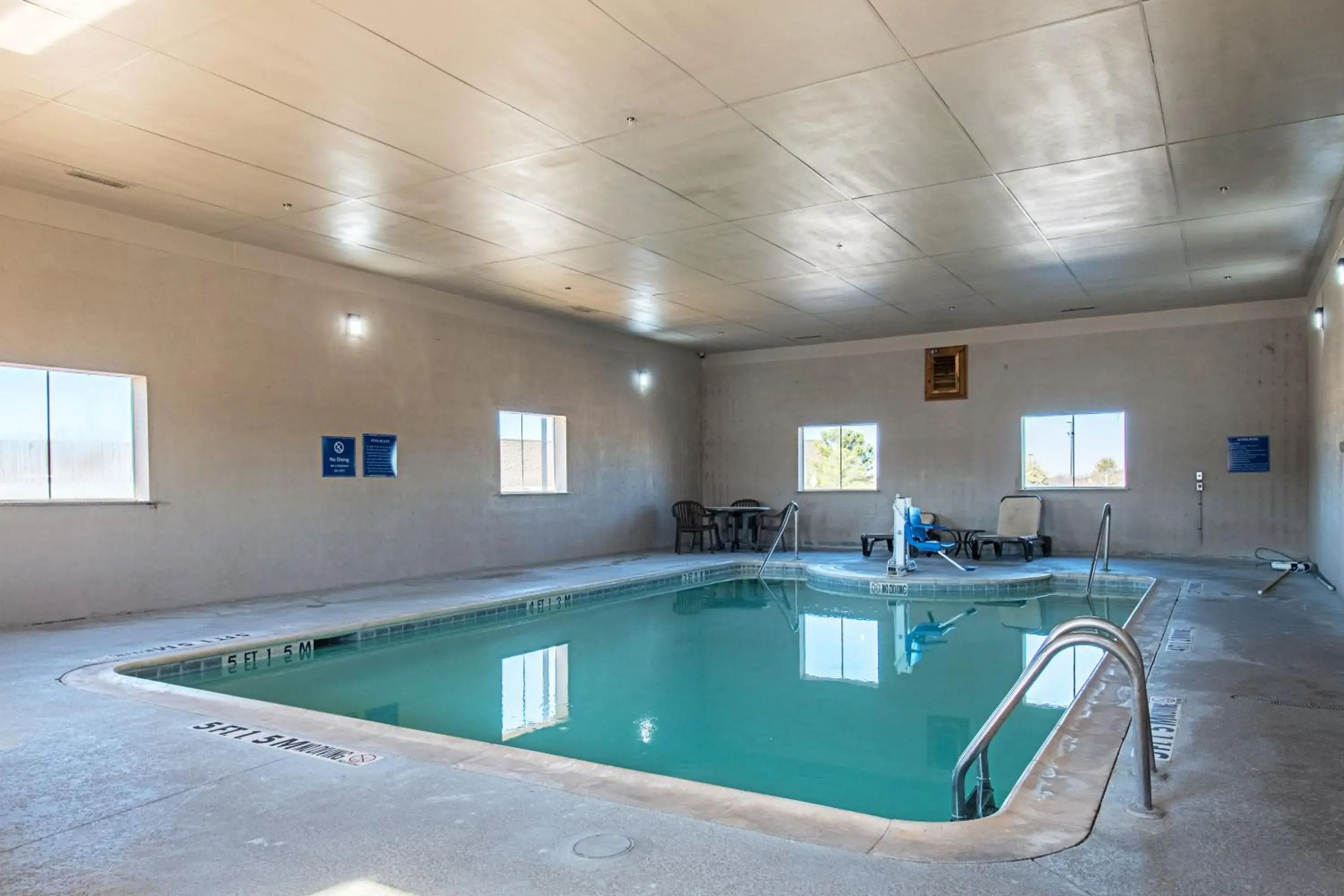 Swimming pool in Days Inn by Wyndham Copperas Cove Swimming pool in Days Inn by Wyndham Copperas Cove