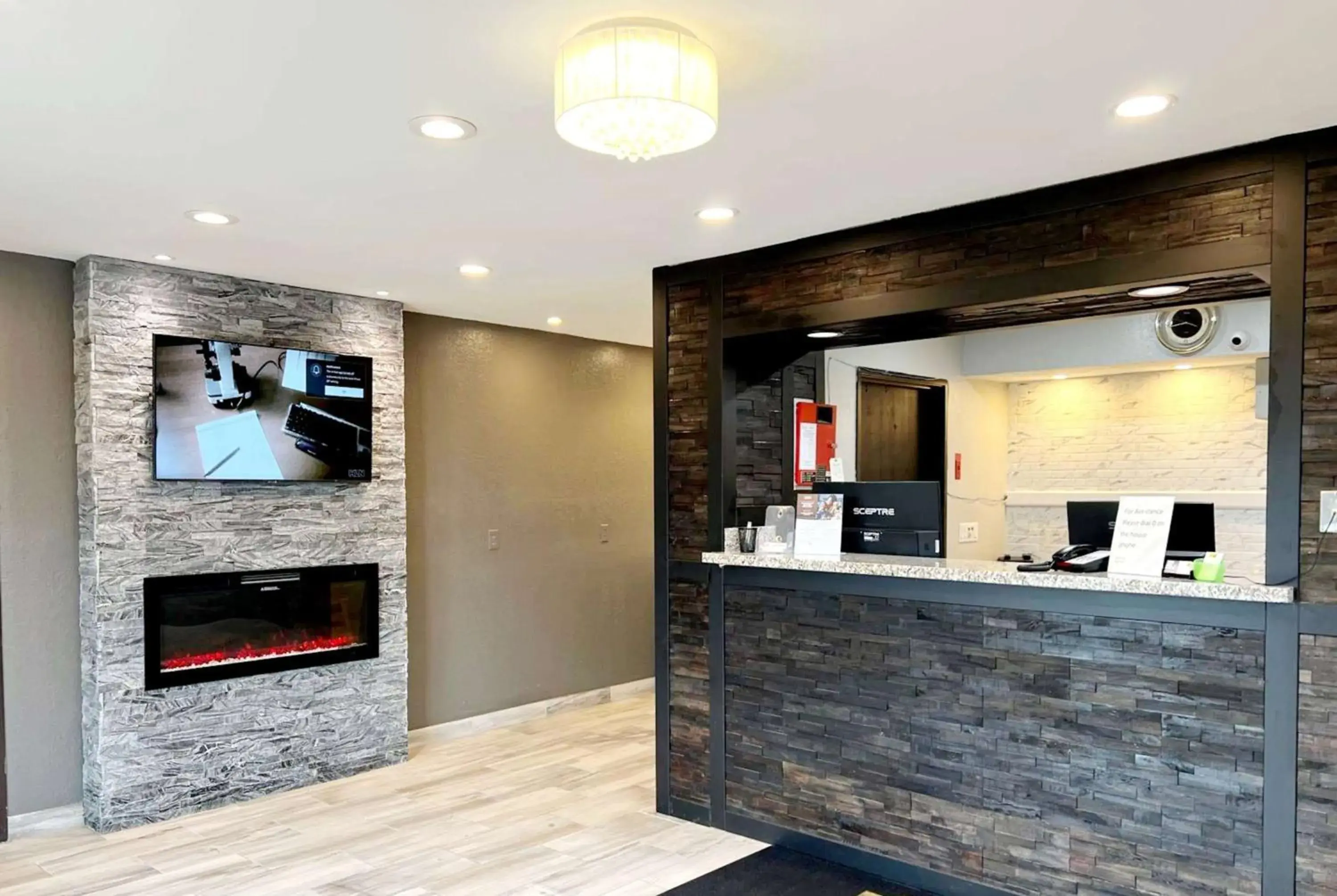 Lobby or reception in Super 8 by Wyndham Cedar Rapids Lobby or reception in Super 8 by Wyndham Cedar Rapids