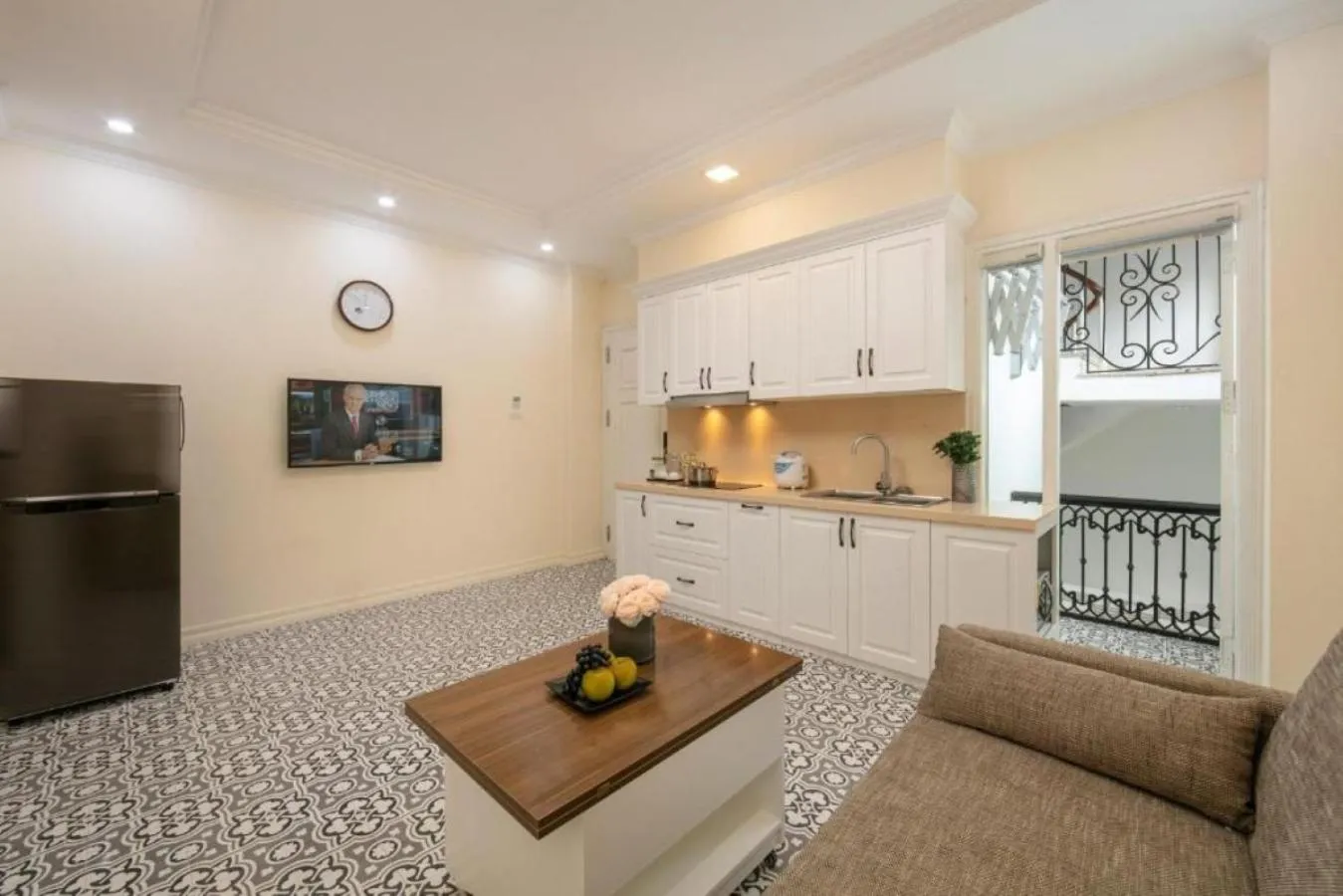 Dining area in Libra Hotel Residence by Luxe Paradise