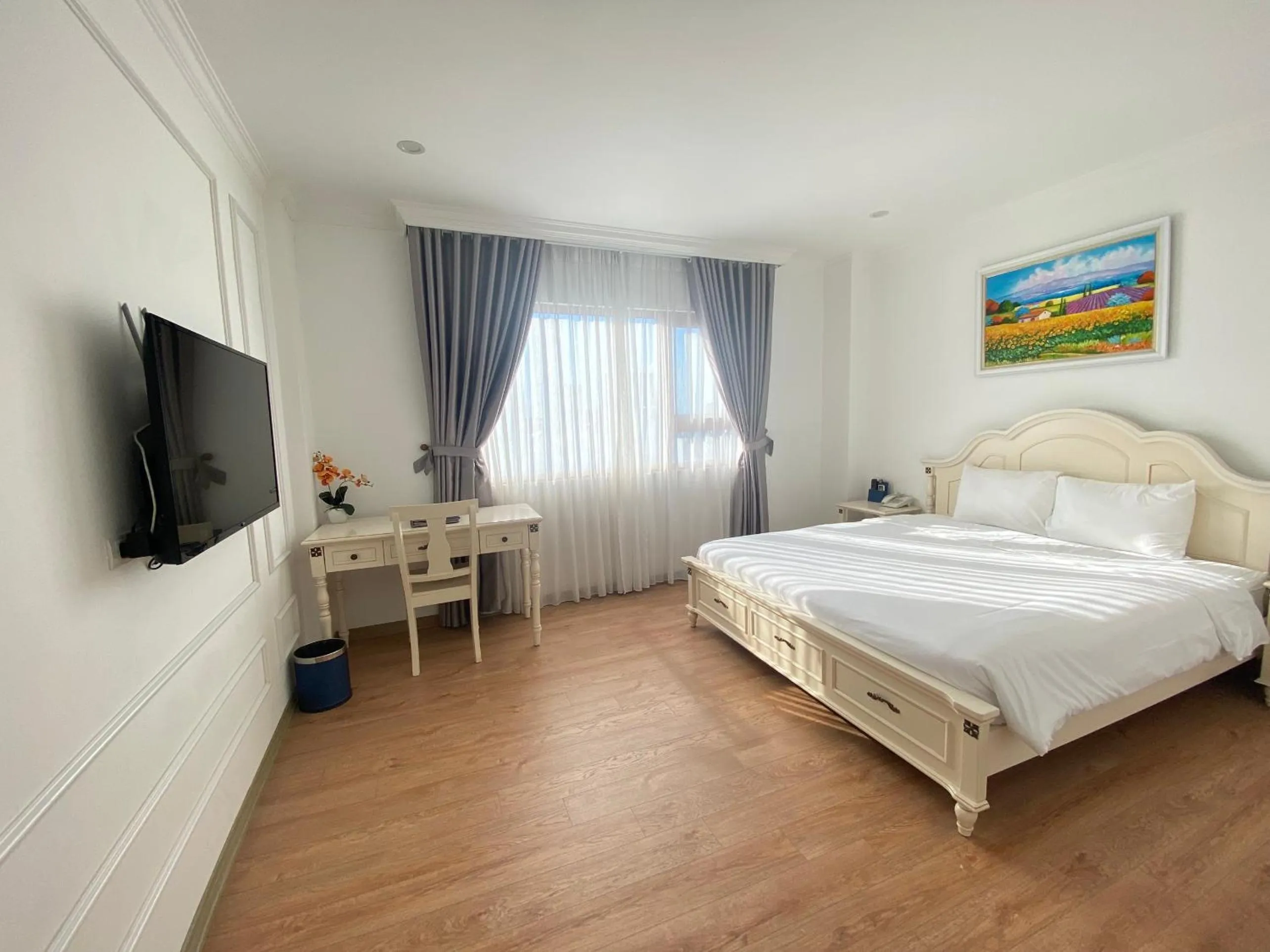 Photo of the whole room, Bed in Libra Hotel Residence by Luxe Paradise