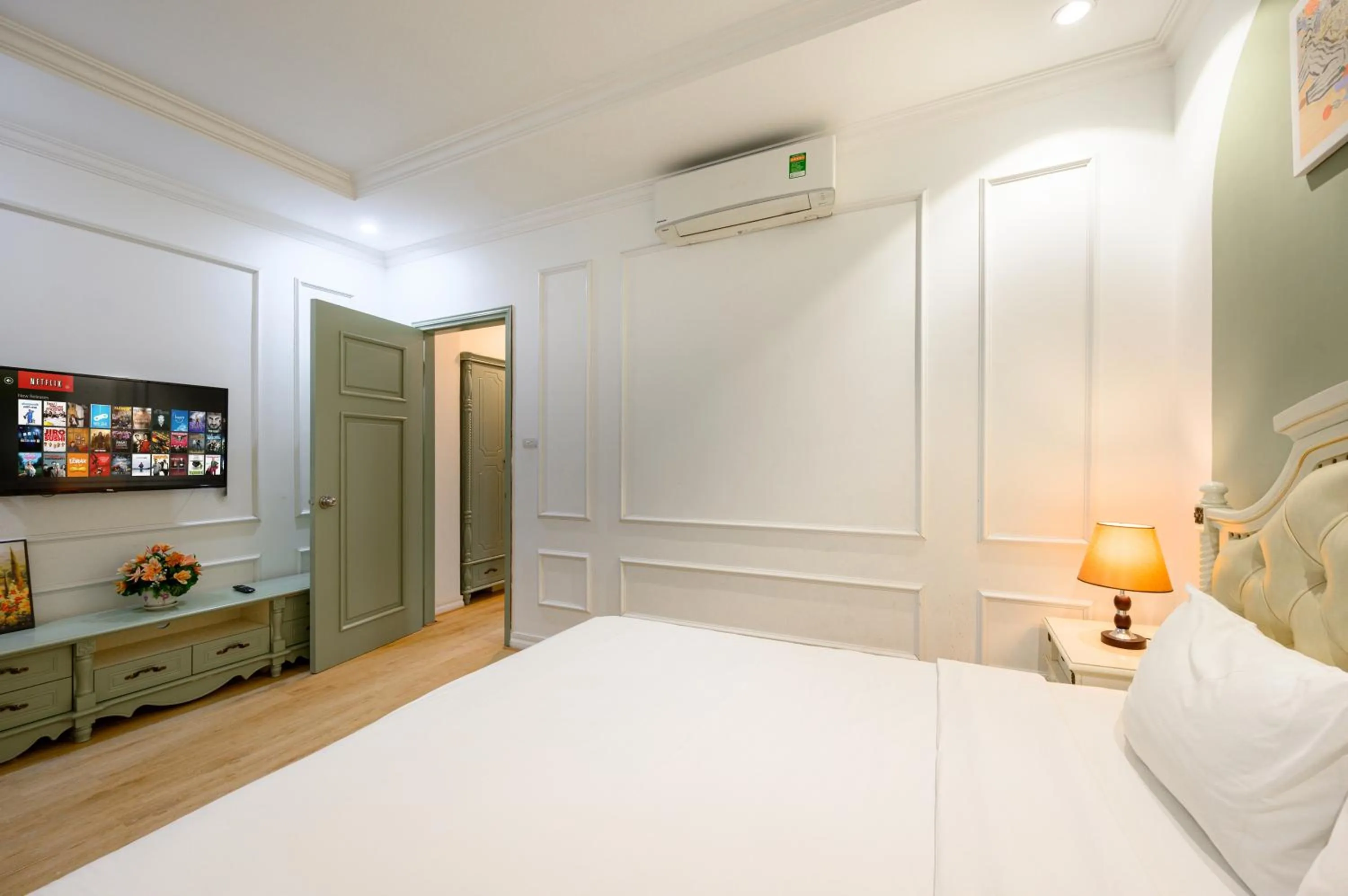 Bed in Libra Hotel Residence by Luxe Paradise